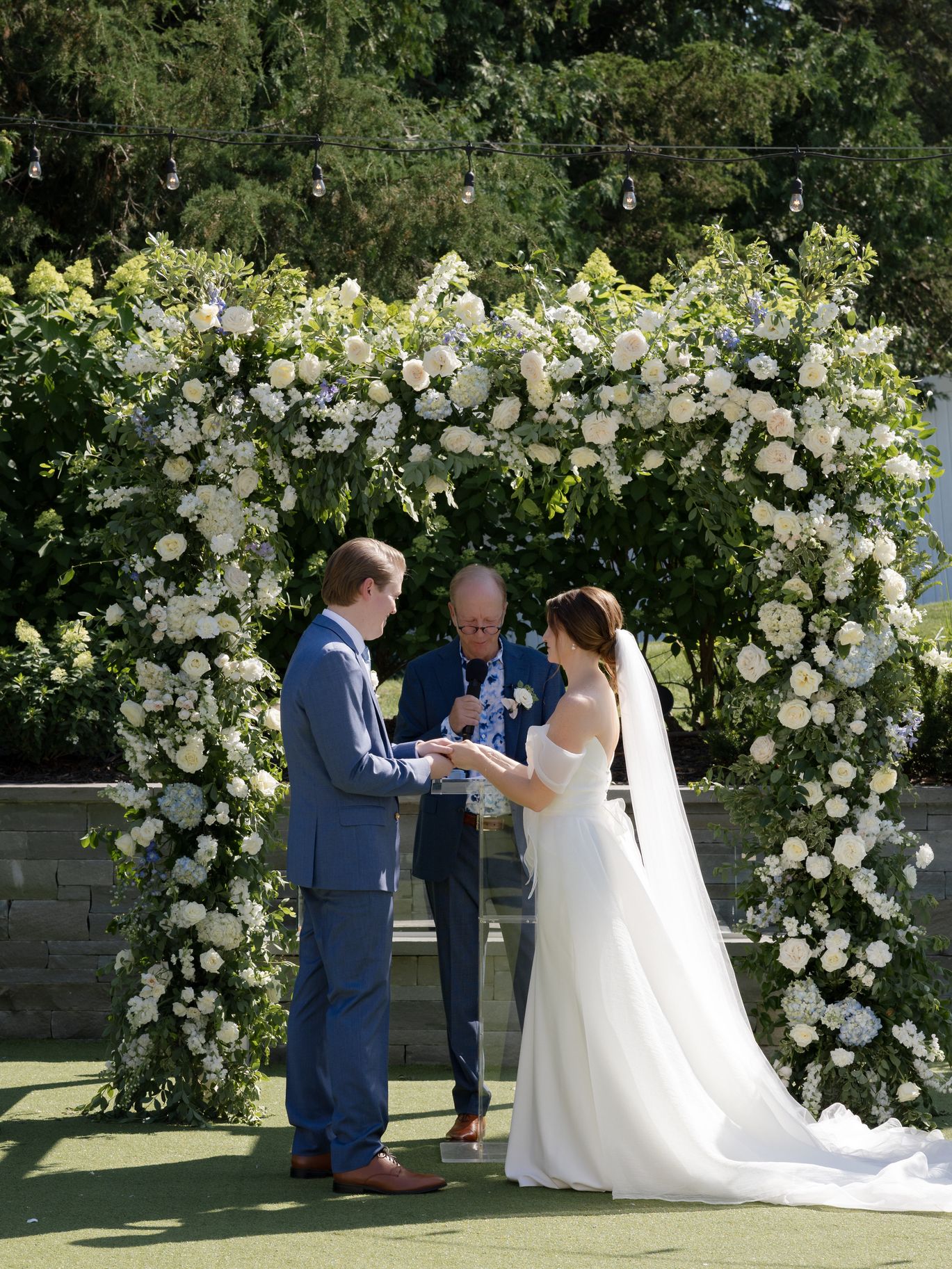 2025-12/loui_photography_hutton_house_summer_wedding_catie_campbell_minnesota-331.jpg