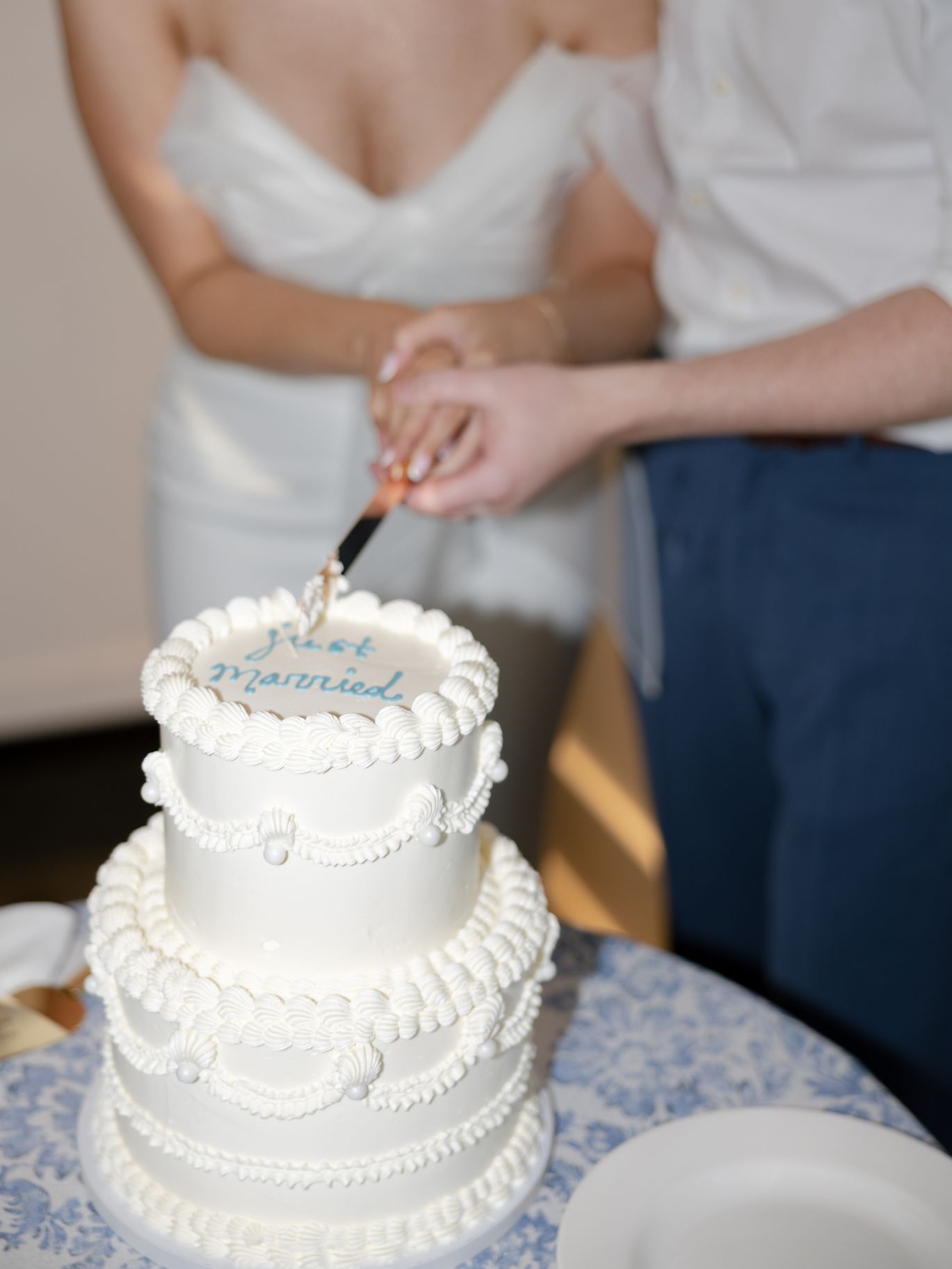 2025-12/loui_photography_hutton_house_summer_wedding_catie_campbell_minnesota-487.jpg