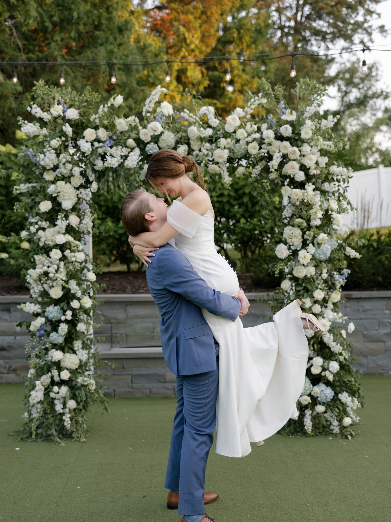 2025-12/loui_photography_hutton_house_summer_wedding_catie_campbell_minnesota-573.jpg