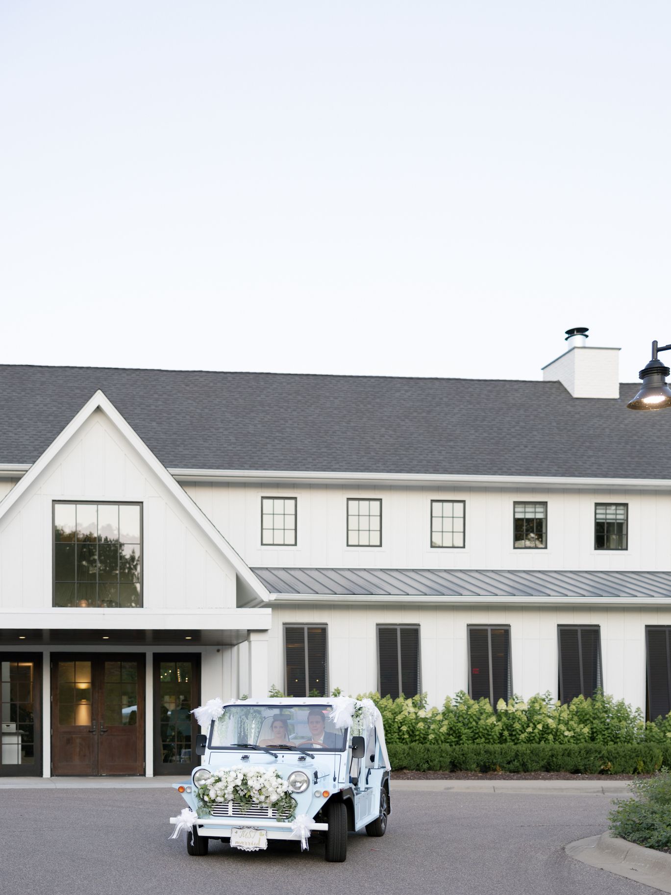 2025-12/loui_photography_hutton_house_summer_wedding_catie_campbell_minnesota-592.jpg