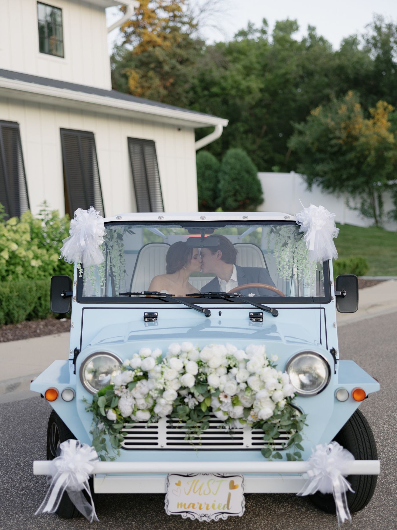 2025-12/loui_photography_hutton_house_summer_wedding_events_by_melody_catie_campbell-51.jpg