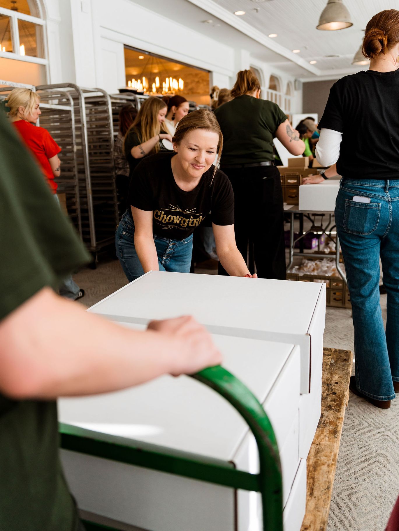 2026-02/CateringFoodDrive2025-MisterBerndt-05886-1.jpg