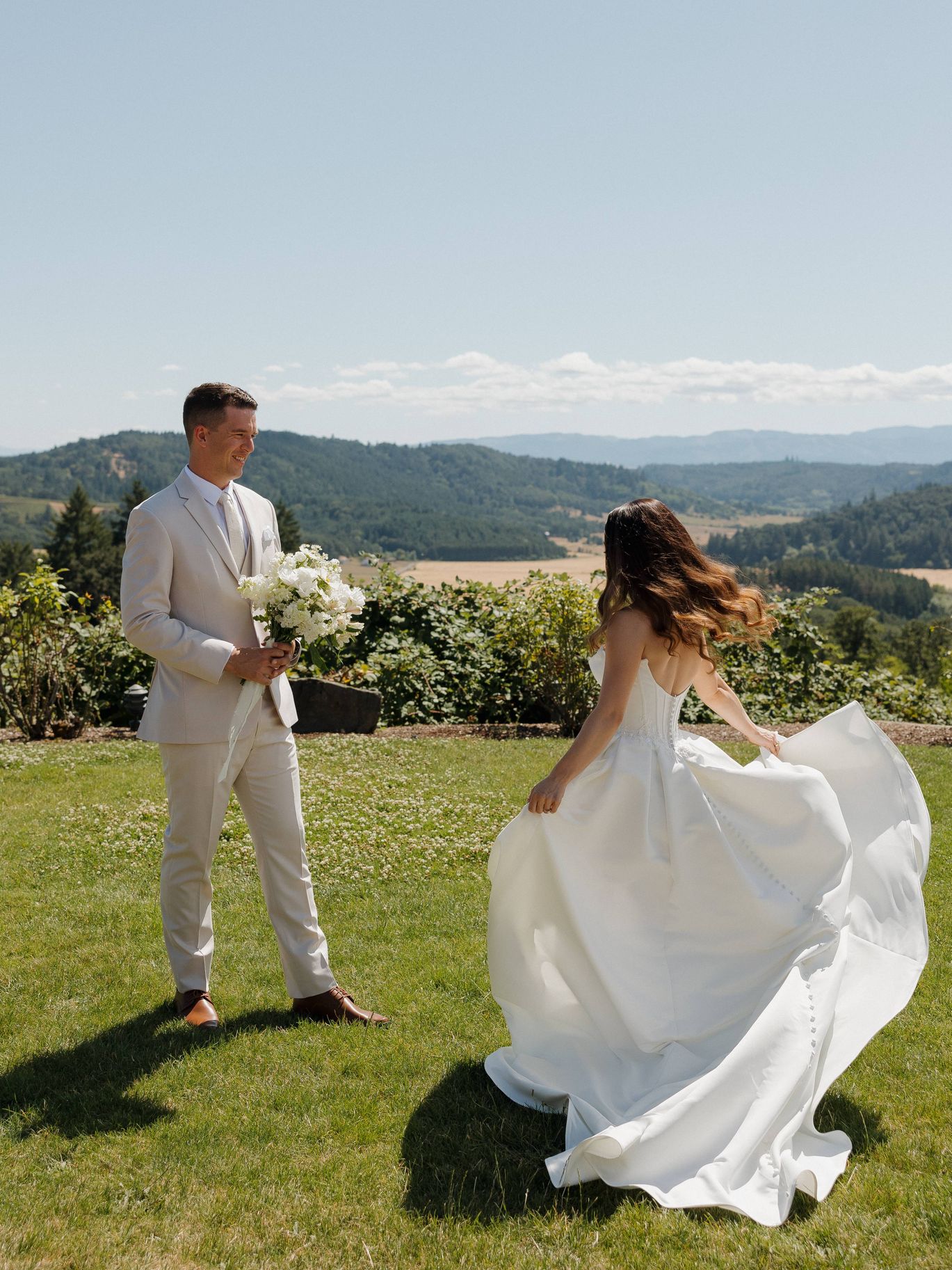 2026-04/youngberghill-winery-wedding-photos-howie-photography-51.jpg