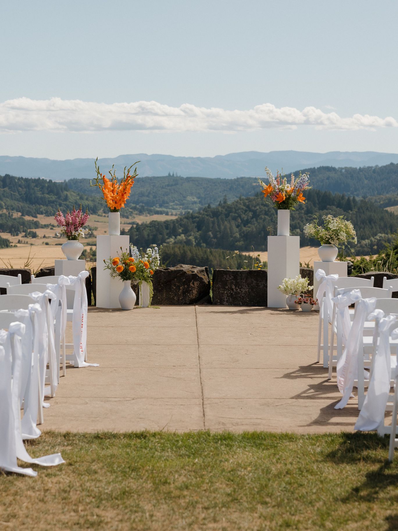 2026-04/youngberghill-winery-wedding-photos-howie-photography-138.jpg