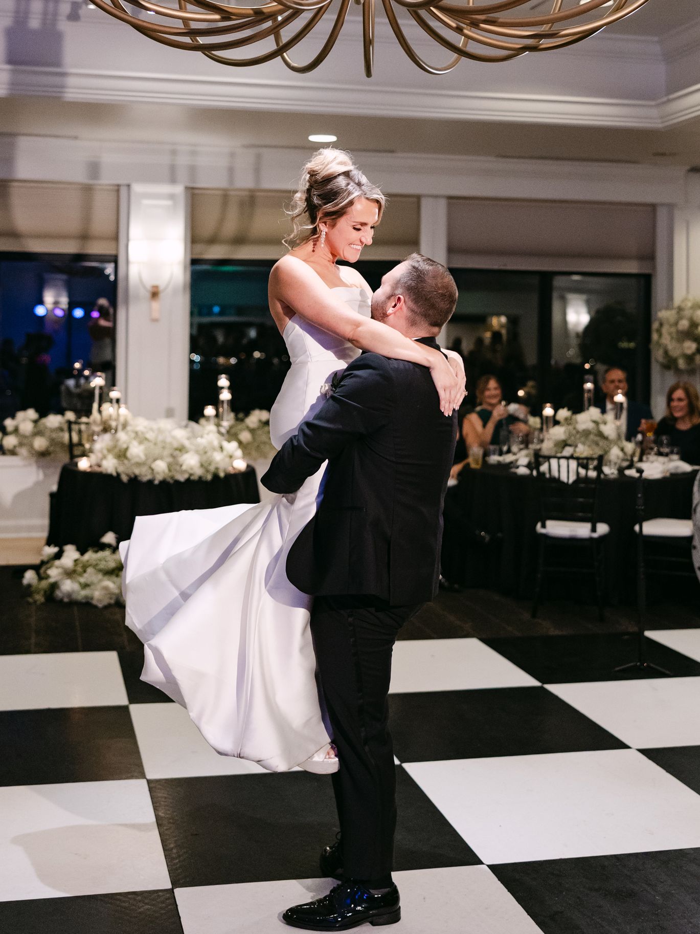 2026-04/lakegenevaweddingphotographygenevanational-2-6 (1).jpg