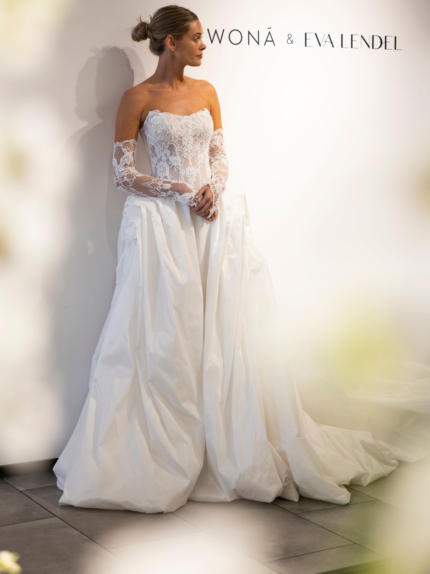 2026-04/wona-concept-romantic-strapless-wedding-dress-soft-skirt.jpg