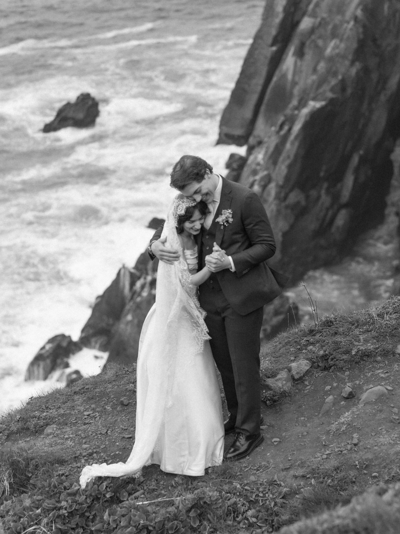 2026-06/jake-mykayla-elopement-meena-lodge-oregon-342.jpg