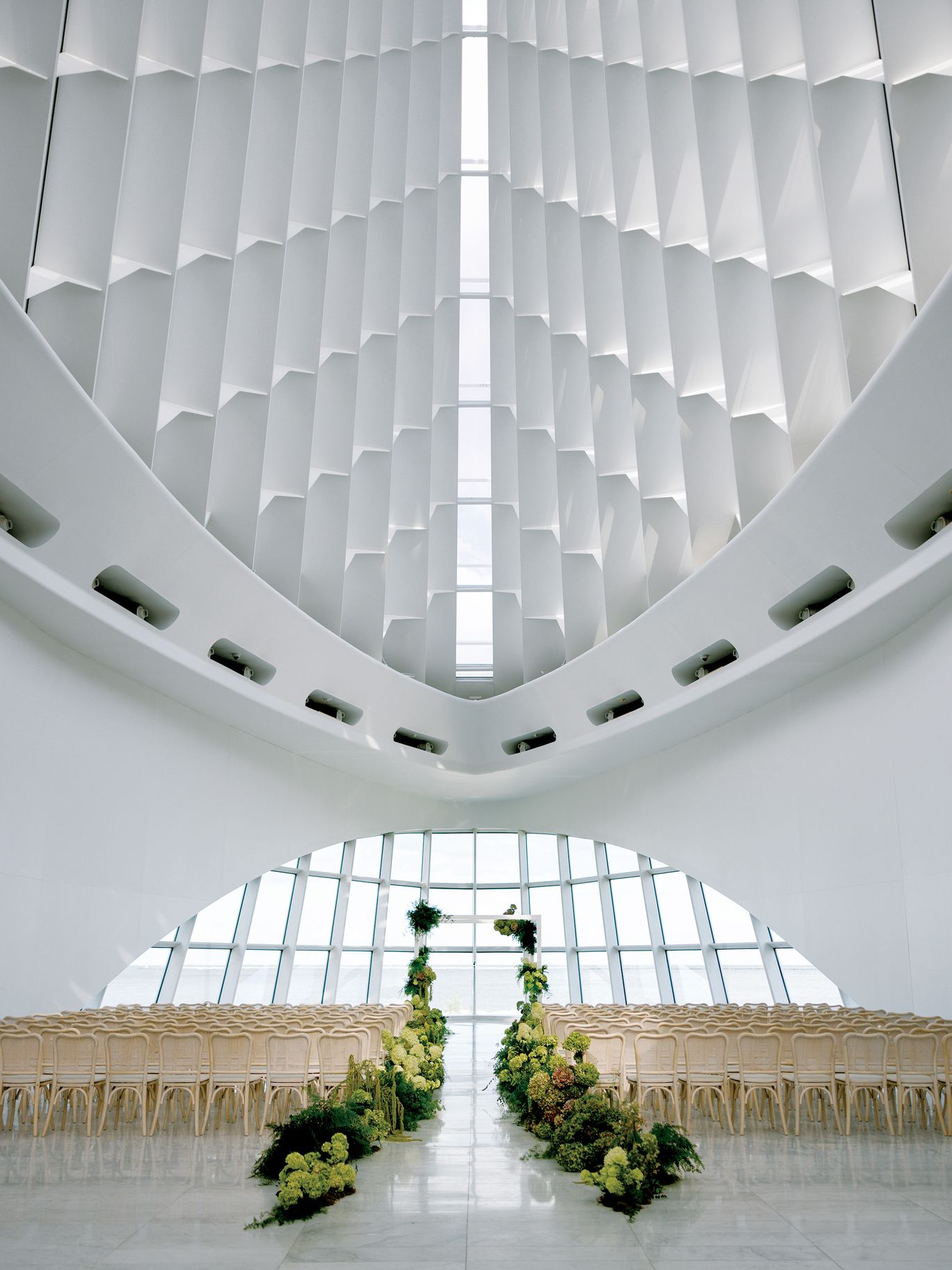 2026-08/Summer Wedding at The Milwaukee Art Museum - L+A_WLP-9267.jpg