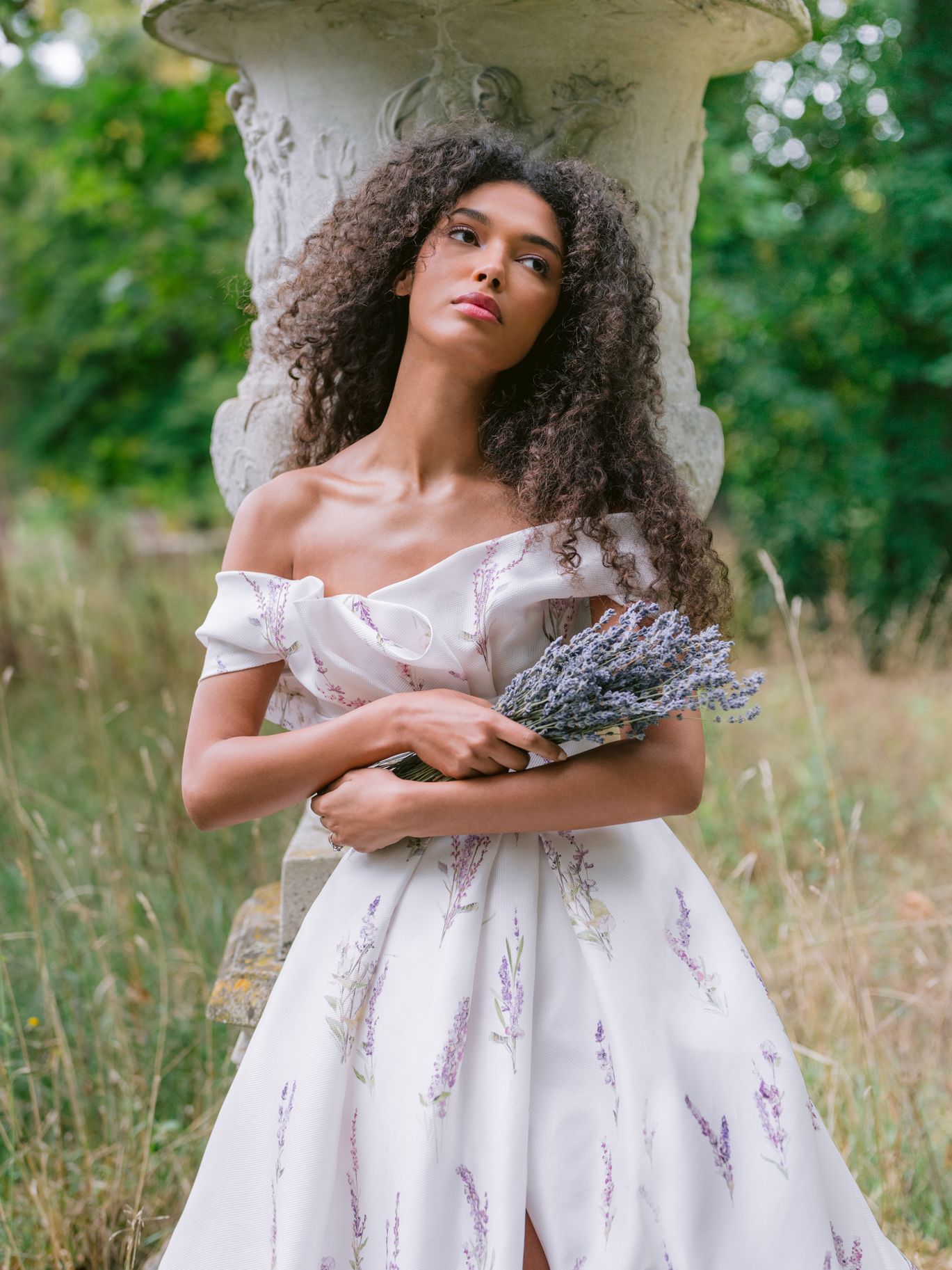 2025-10/13_josevilla_moniquelhuillier_Lavender.jpg