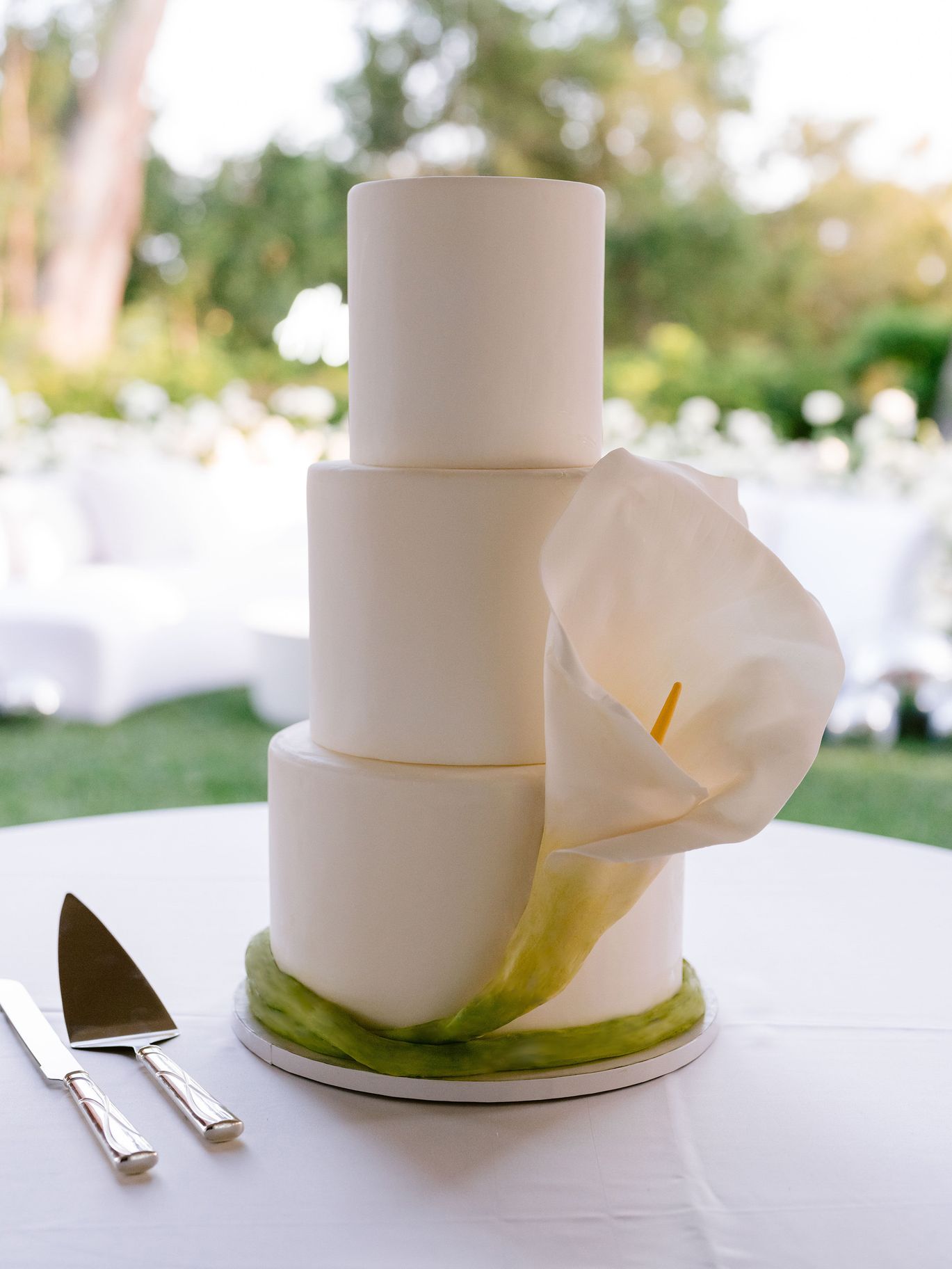 2025-10/Calla Lily Cake.JPEG