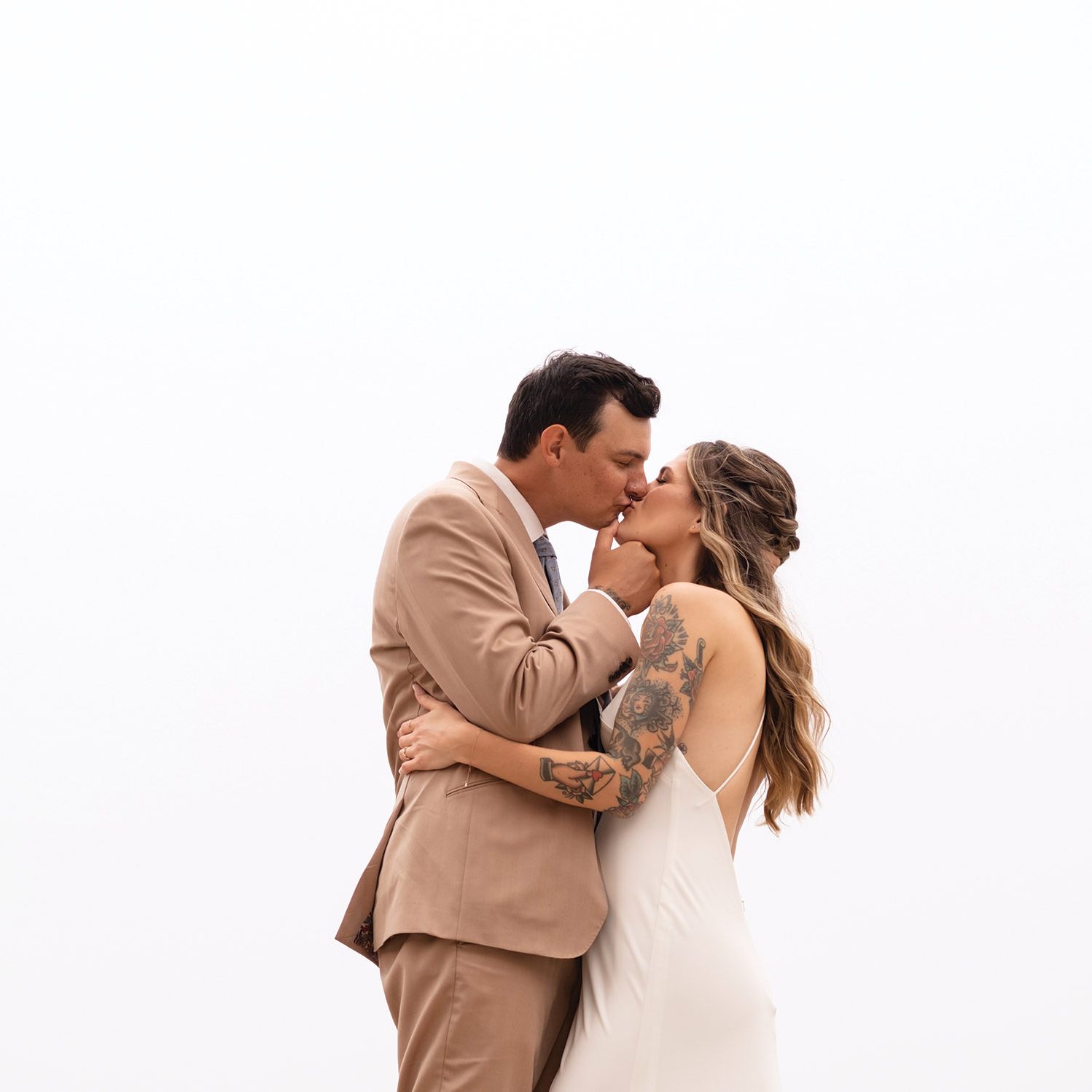 JulieTrinhPhotographyTheHenrysBestOmahaWeddingPhotographer-141.jpg