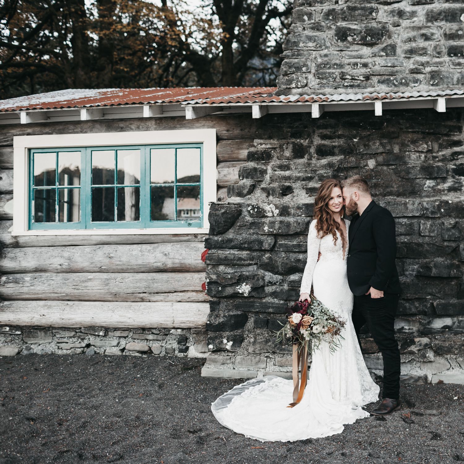 field/seattlebridemag_com_239elwb01_blackmesh_com/2019/image/lumi bride and groom-1093.jpg