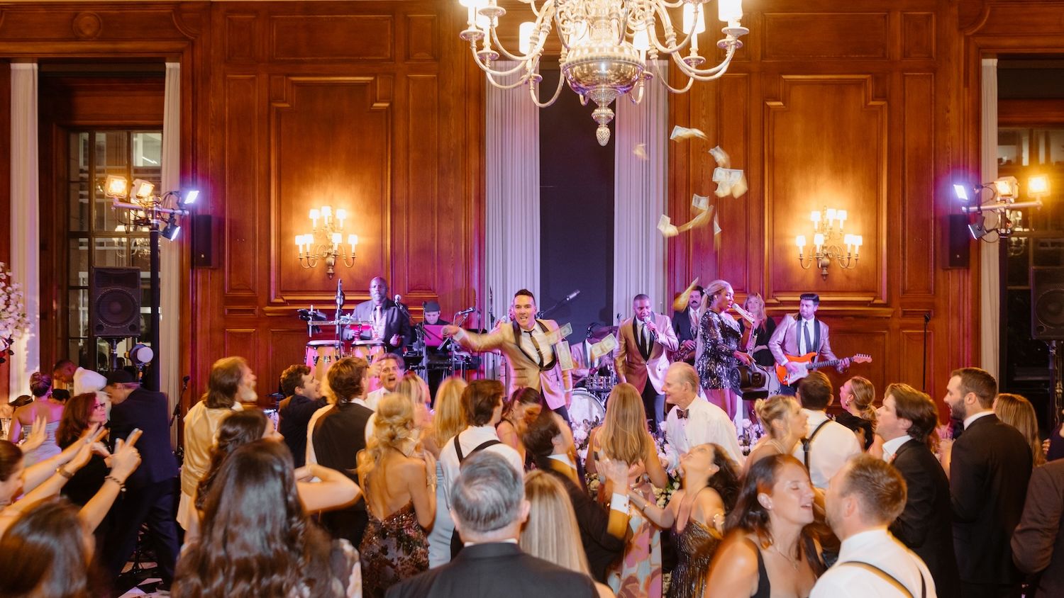 2025-06/Jamie_Sean_Wedding_@marlieshartmann-1059.jpg