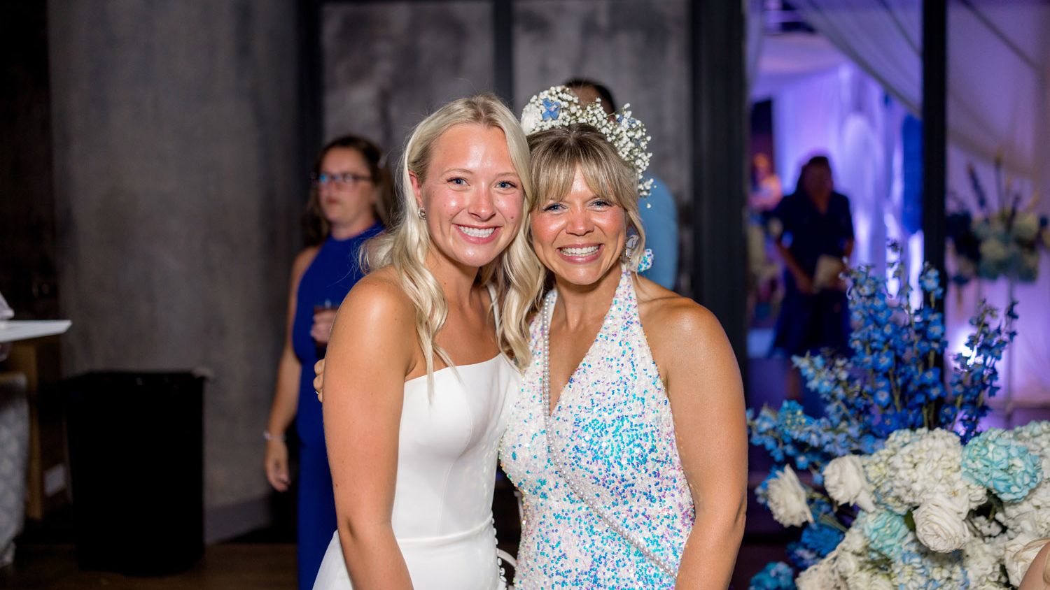 2025-07/mn-bride-best-of-event-photographer-alexandra-robyn-295.jpg