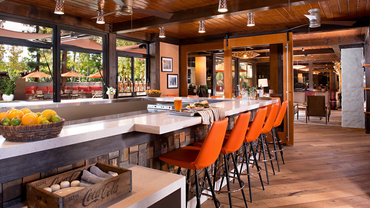 2026-03/Lobby Bar.jpg