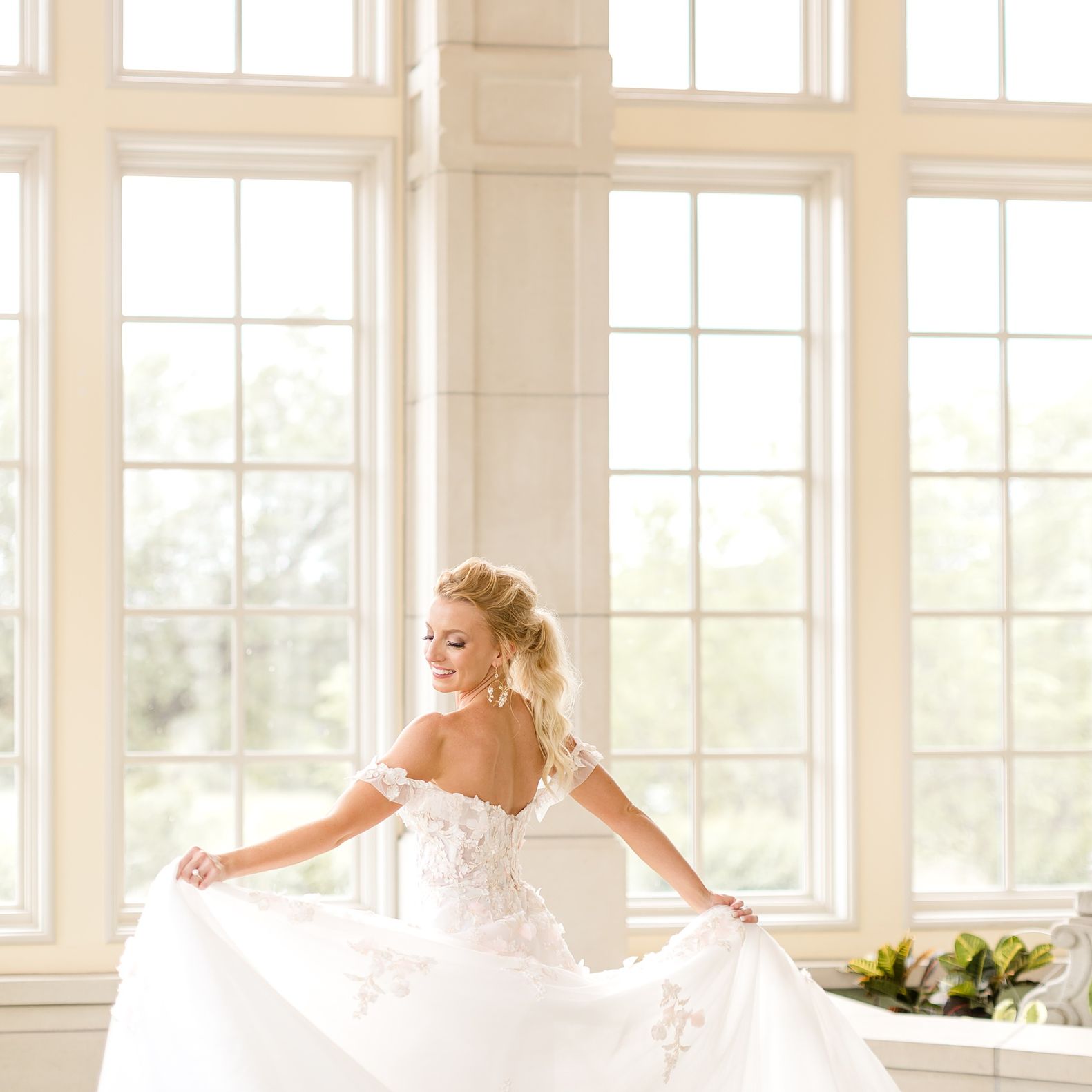 2023-08/lake-como-estate-wedding-italian-photographer-alexandra-robyn-best-of-award_0001_0.jpg