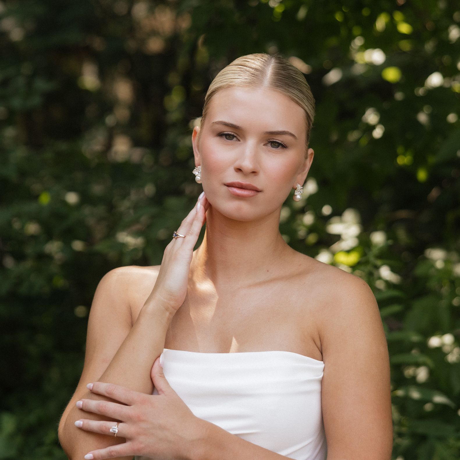 2026-04/minnesota 7 vines vineyard bride getting ready morning candids wedding dress wedding photos by madison delaney photography 67_0.jpg
