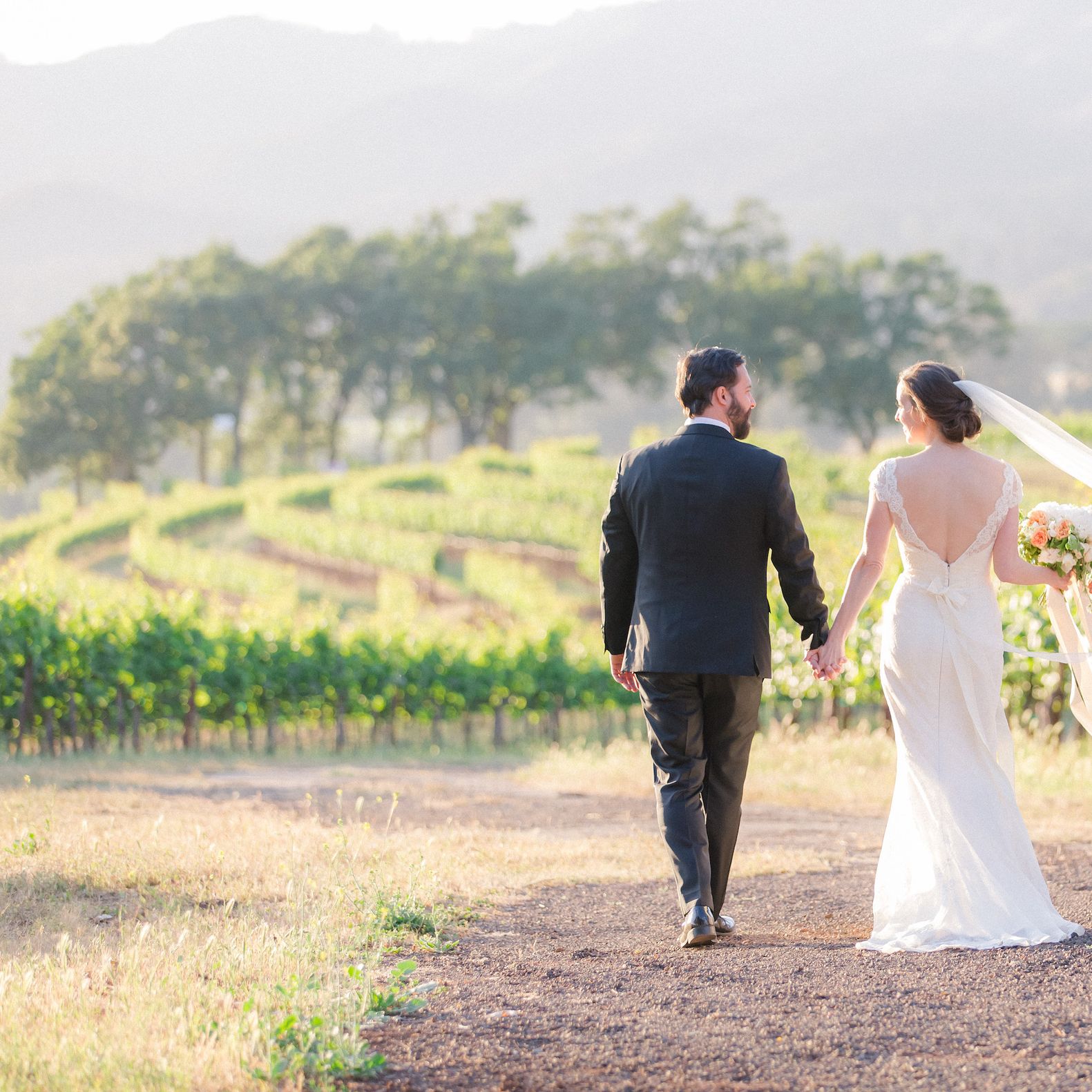 field/sandbox_californiaweddingday_com_239elwb01_blackmesh_com/2019/image/lrelyea-events-kunde-family-winery-lori-paladino-photography36.jpg