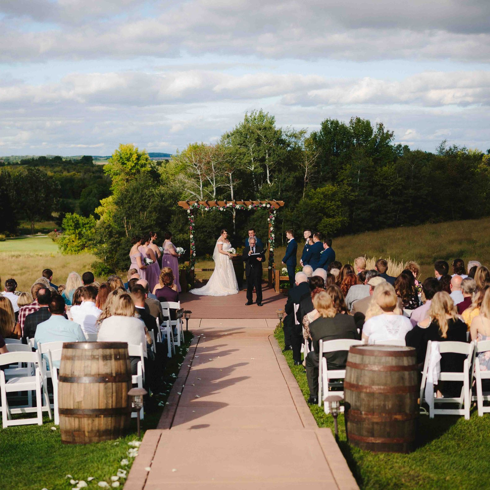 field/wibride_com_239elwb01_blackmesh_com/2021/image/jakebrittniwedding-221.jpg