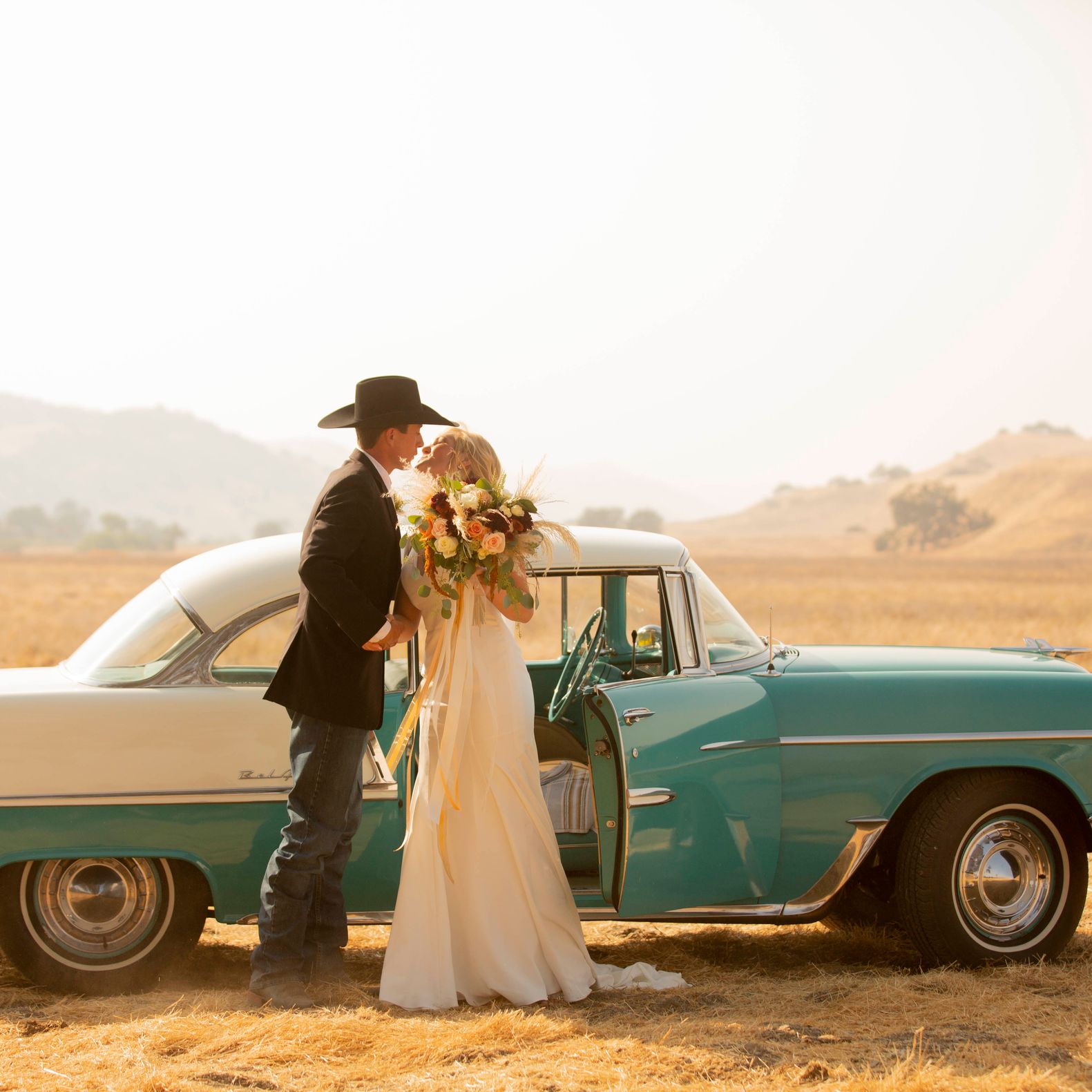 field/sandbox_californiaweddingday_com_239elwb01_blackmesh_com/2021/image/WhitneyWedding_Finals_-257.jpg