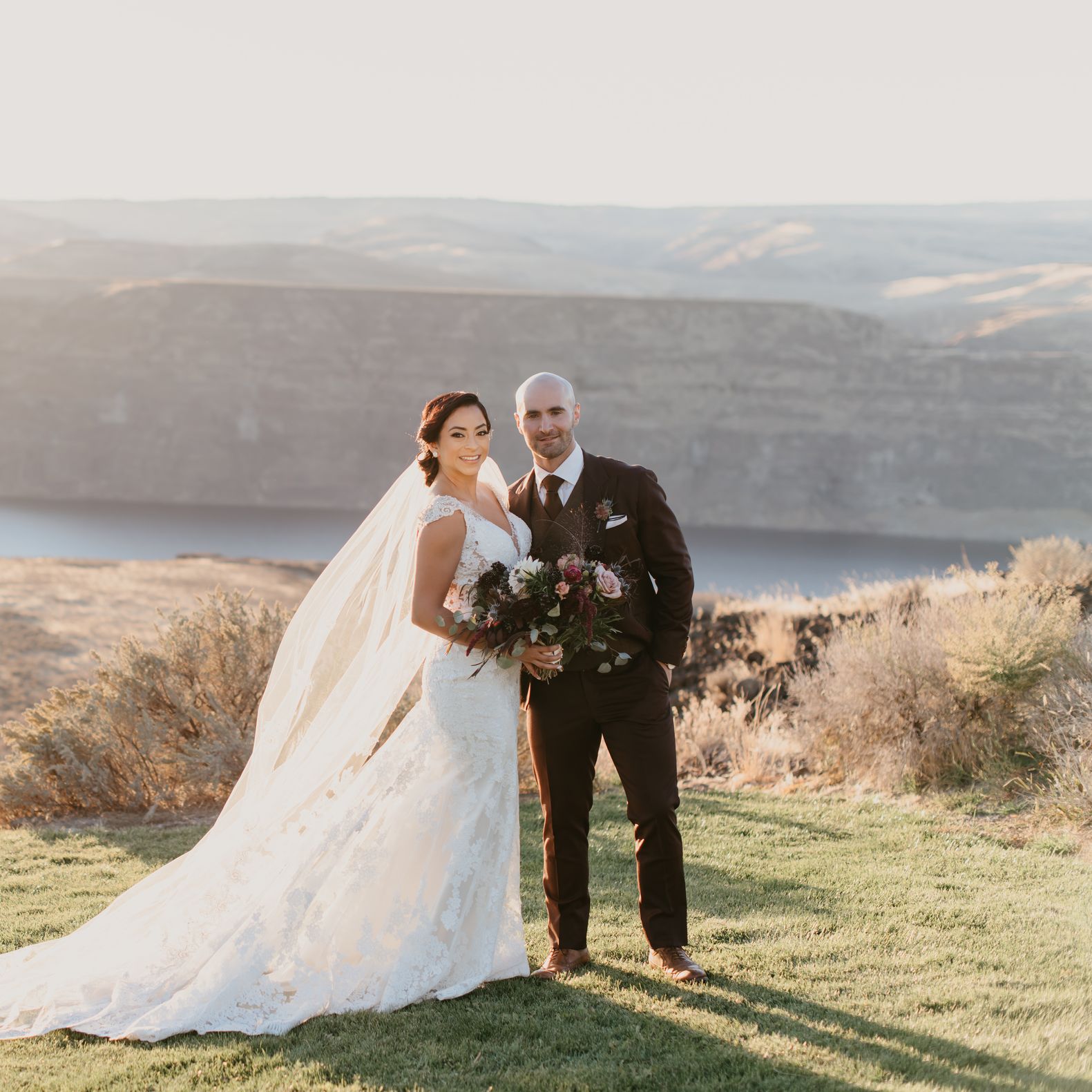 field/seattlebridemag_com_239elwb01_blackmesh_com/2019/image/DSC_0754c.jpg