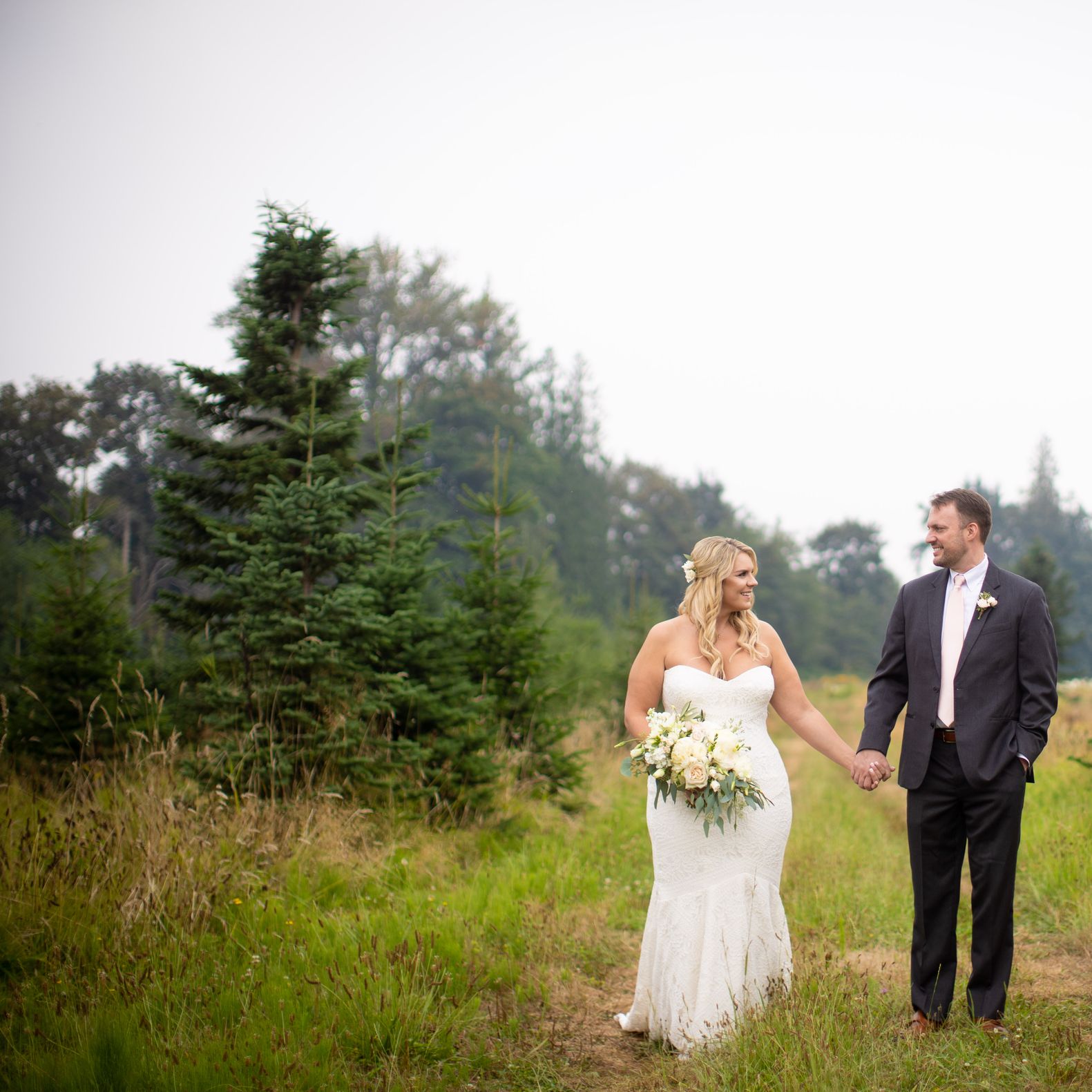 field/seattlebridemag_com_239elwb01_blackmesh_com/2019/image/Wedding-285.jpg