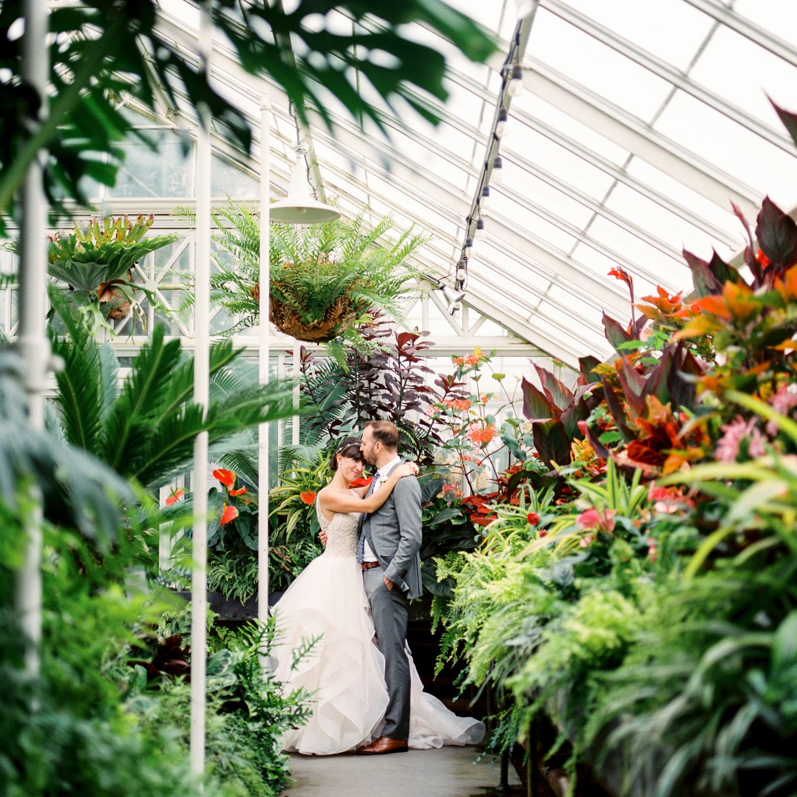 field/seattlebridemag_com_239elwb01_blackmesh_com/2019/image/Matt&Beth-371F.jpg