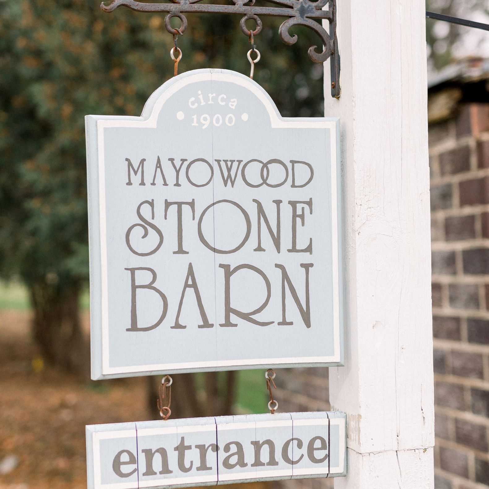 2023-08/briannacraig-mayowood-stone-barn-wedding-photographer-rochester-marit-williams-1.jpg