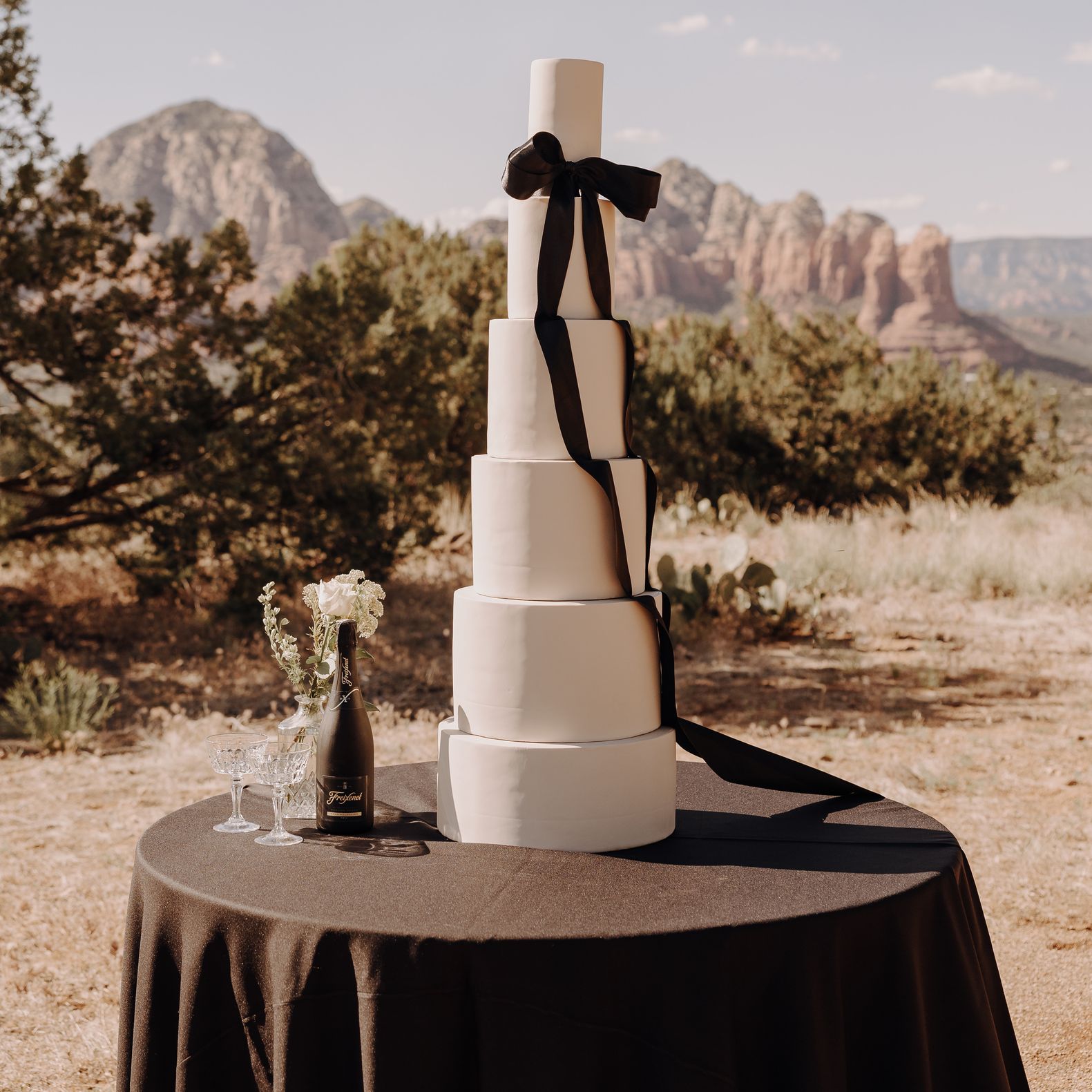 2024-05/Bow cake.jpeg
