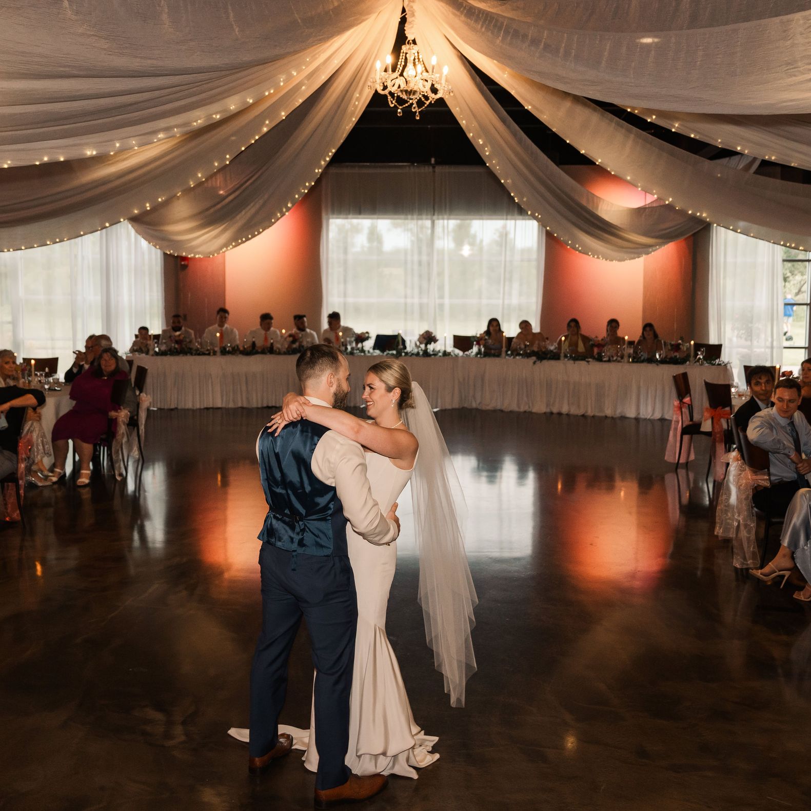 2025-11/BARNES_WEDDING.796 (1)_0.jpg