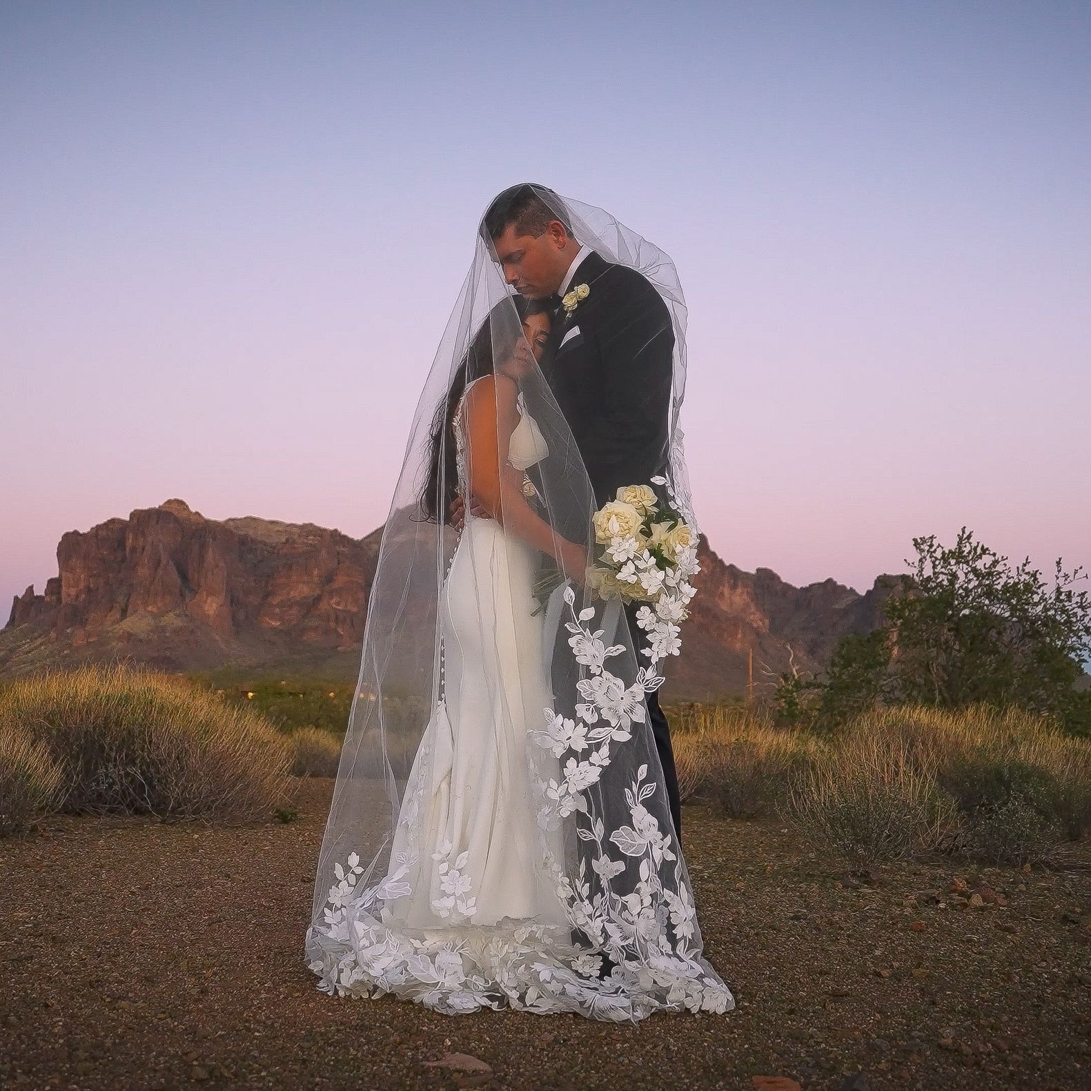 2025-11/maddie_and_paul_wedding_film (2160p).00_08_00_00.Still007-3_0.jpg