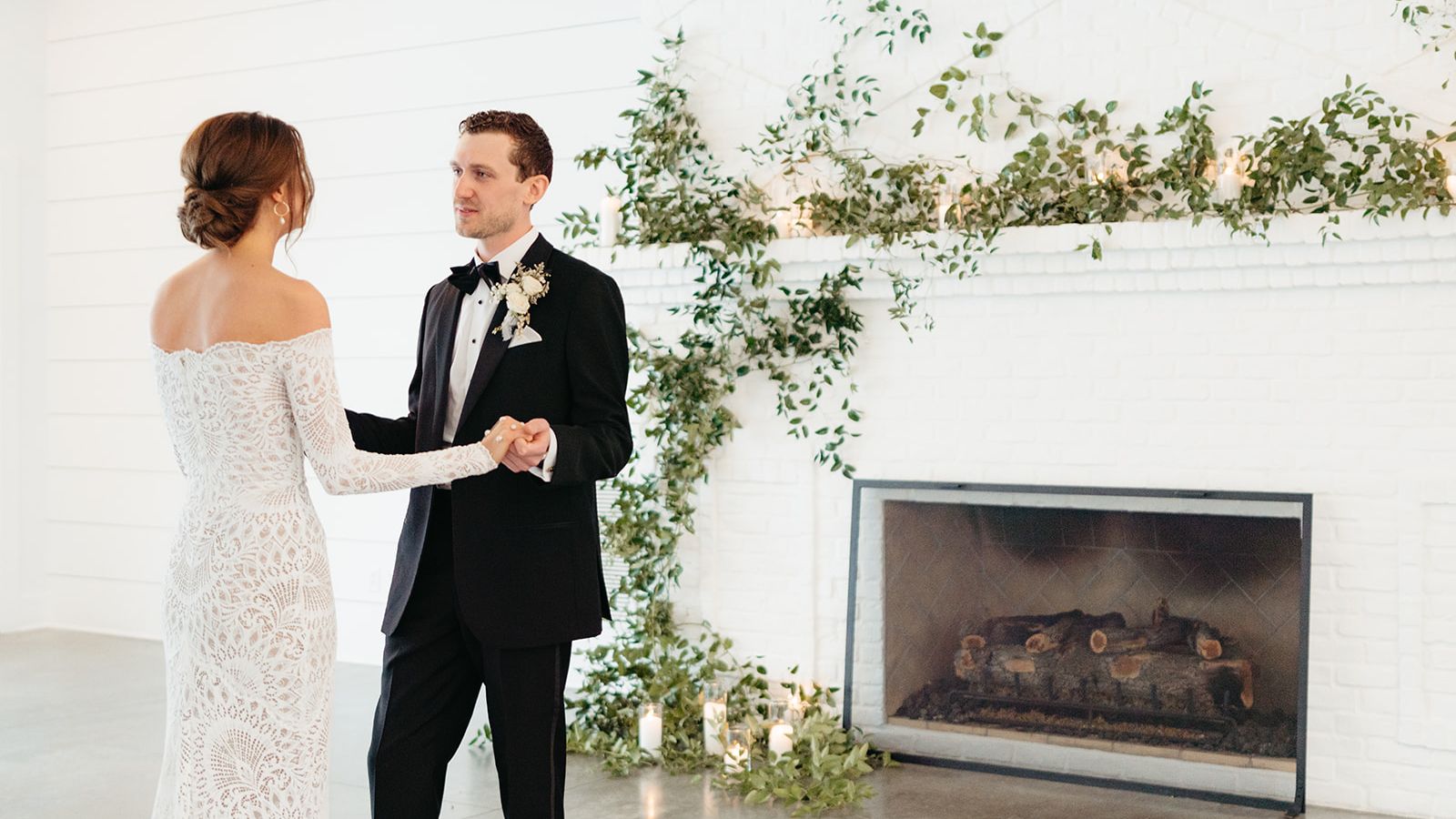 2023-12/hutton-house-mn-wedding-photographer-minnesota-176_websize.jpg