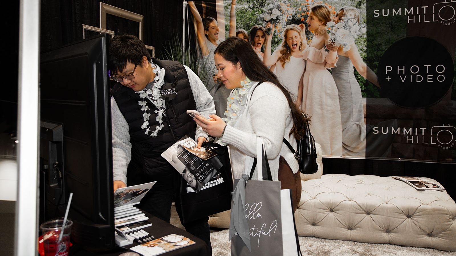 2025-02/MN Wedding Show - Dan Riggs Summit Hill Studios2SH_0101.jpg