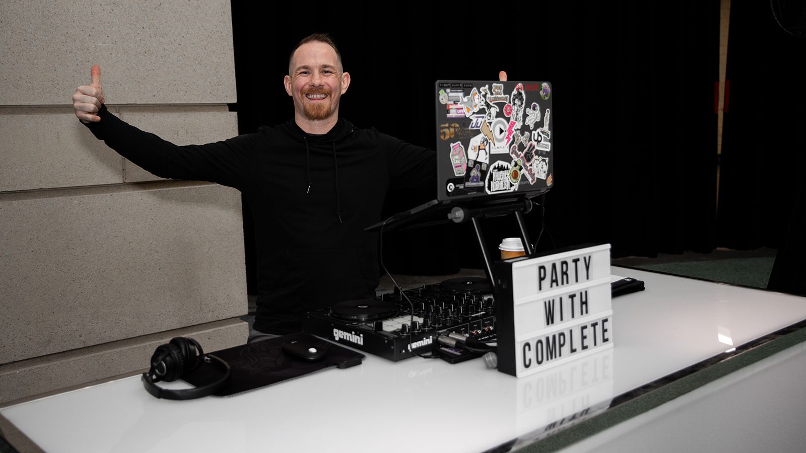 2025-02/MN Wedding Show - Dan Riggs Summit Hill Studios2SH_0048.jpg
