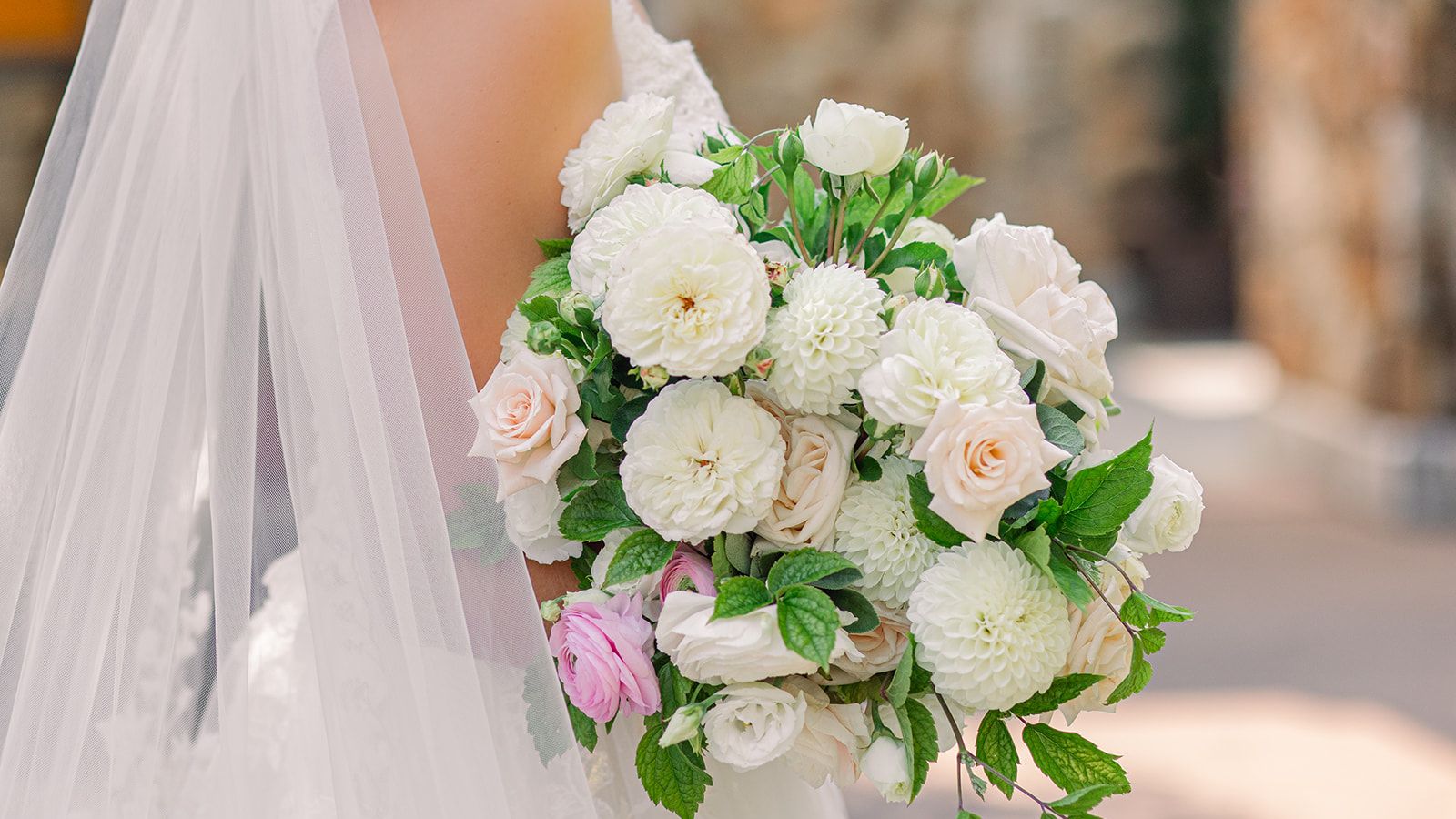 2025-11/KateHoltPhotography_JacquiJeff_10Aug2025_TheAllison-114_websize_0.jpg