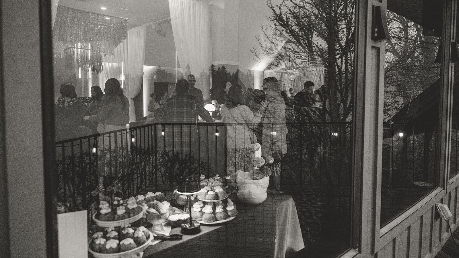2026-02/Taryn Nancy Photography Oregon Wedding Day The Foundry Lake Oswego -7.jpg