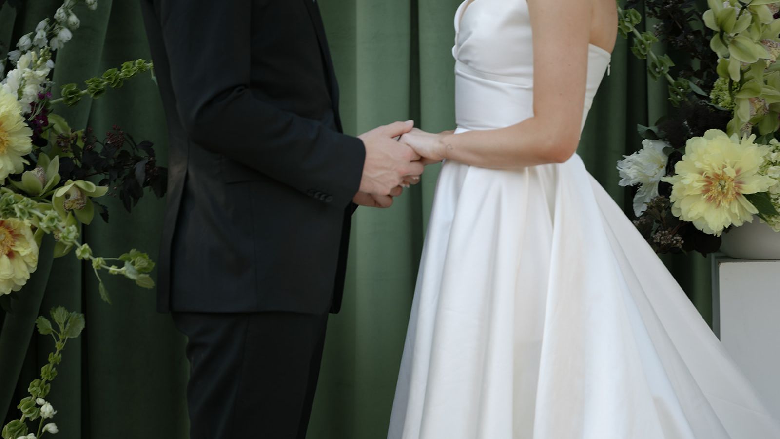 2026-03/loui_photography_glasshaus_collected_co_minnesota_wedding-220_websize.jpg