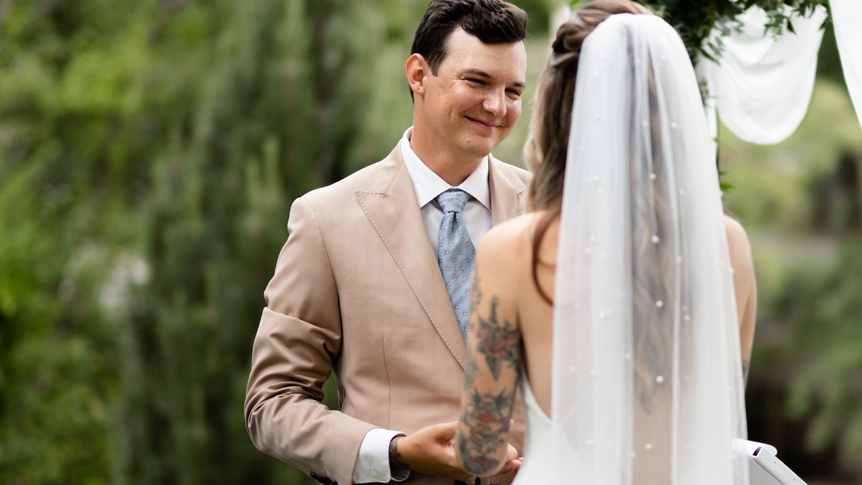2024-09/Julie Trinh Photography The Henrys Best Omaha Wedding Photographer-59.jpg