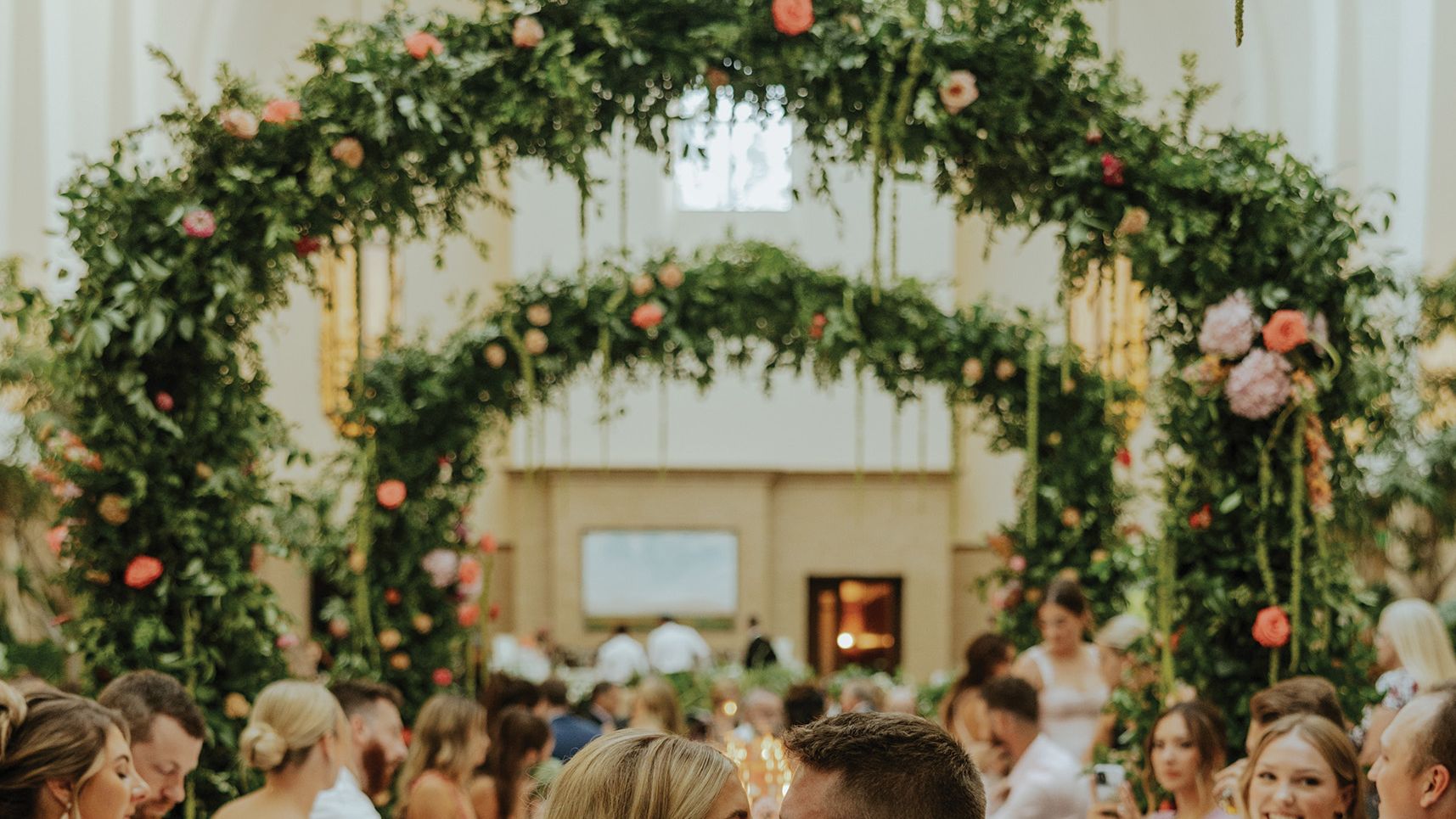 2025-01/ColorfulLauritzenGardensWedding-TheMislivecs-OmahaWeddingPhotographer-584.jpg