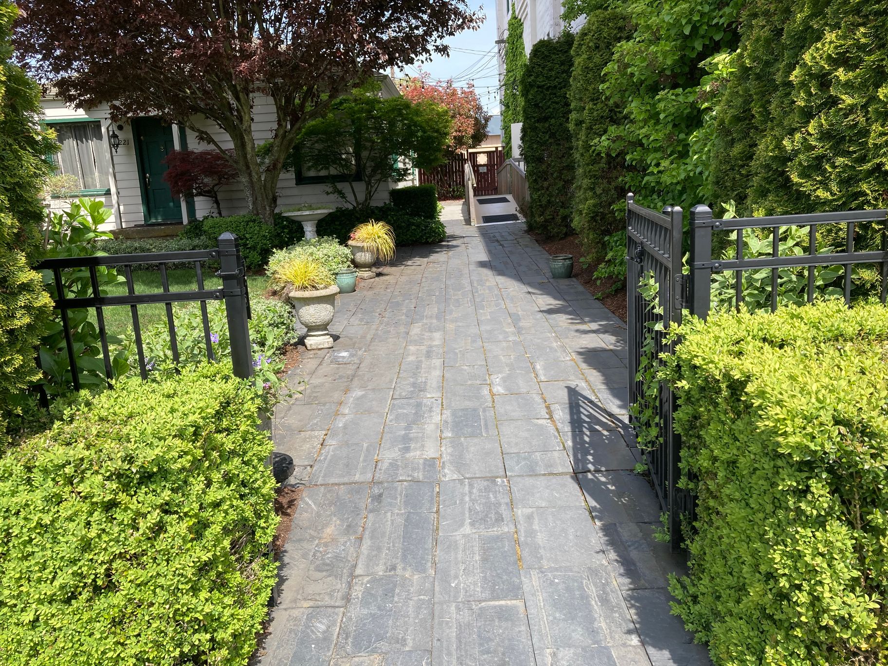 2023-11/COURTYARD.jpg