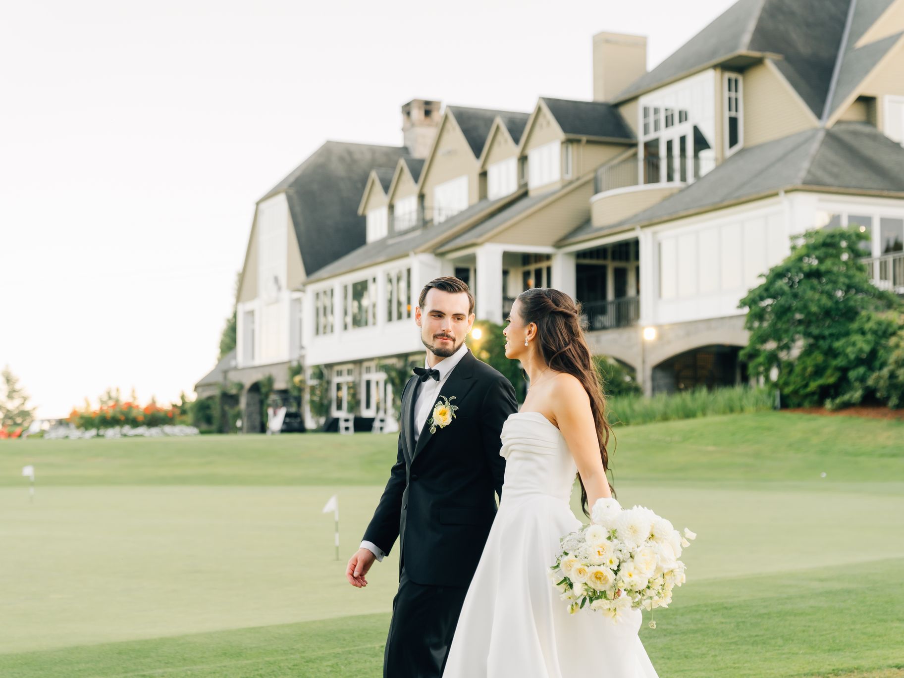2025-10/Clubhouse -Couple Walk 3.jpg