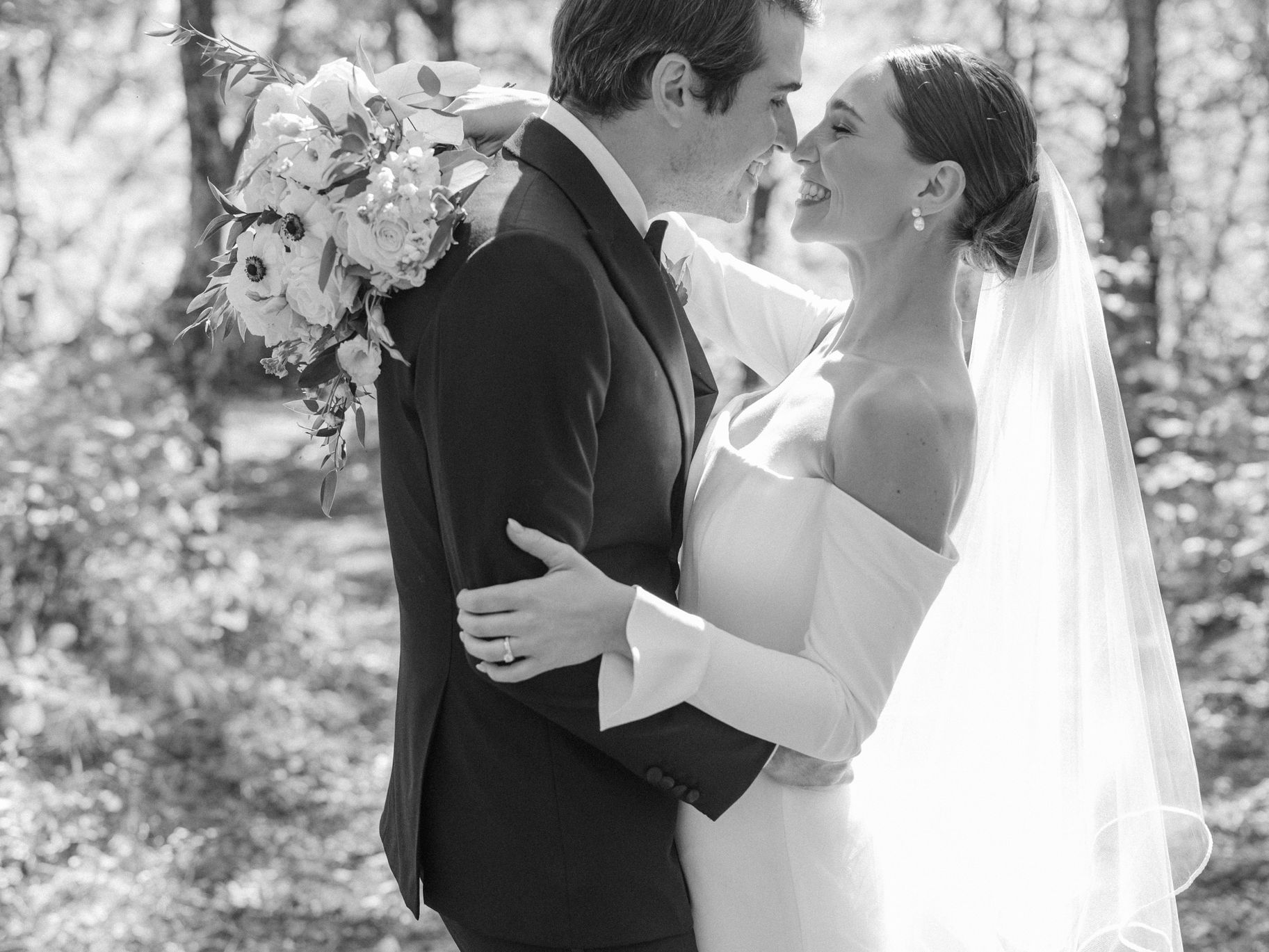 2025-11/Duluth Wedding Coordination_Tented Wedding_28_0.jpg