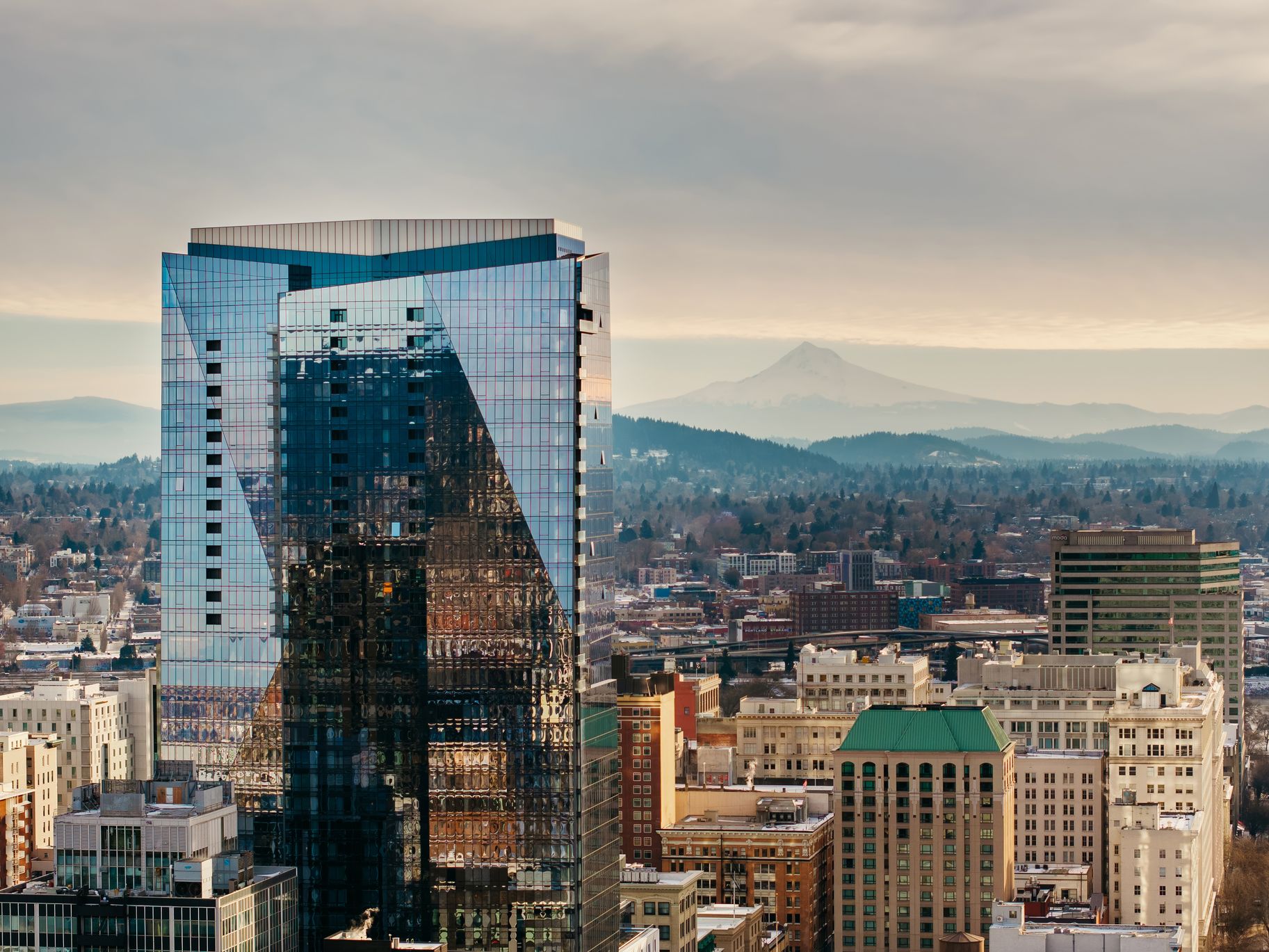 2026-05/ritzcarlton_portland_exterior-1_compressed_0.jpg