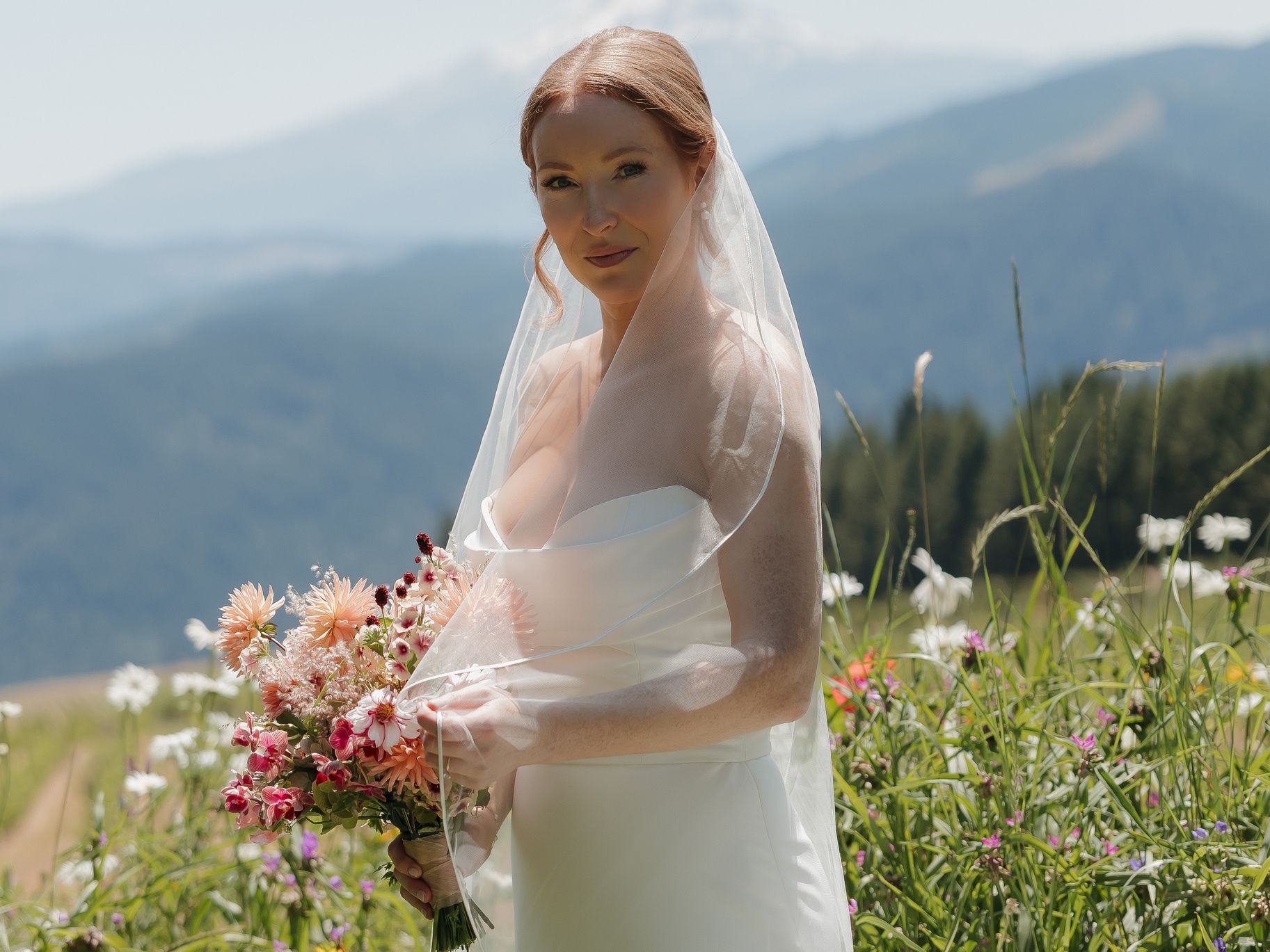 2026-07/gorge-crest-vineyard-wedding-howie-photography-30.jpg