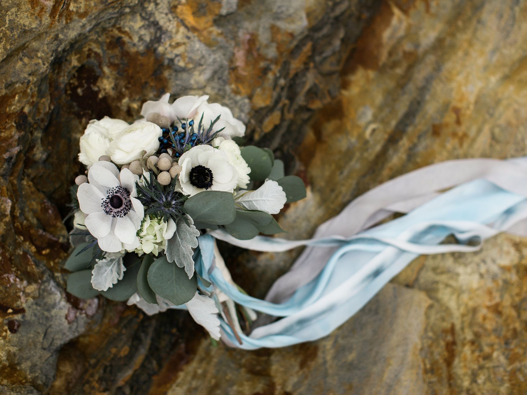 4/copy-anemone-bouquet.jpg