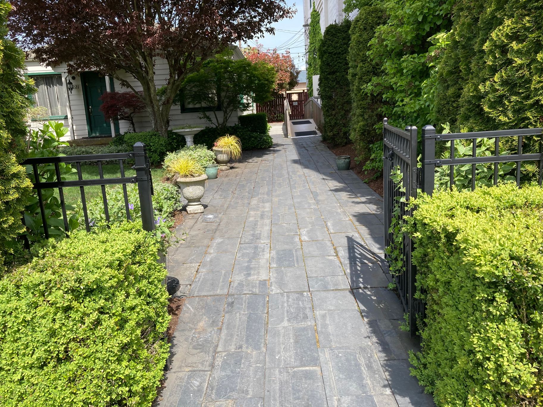 2023-11/COURTYARD.jpg
