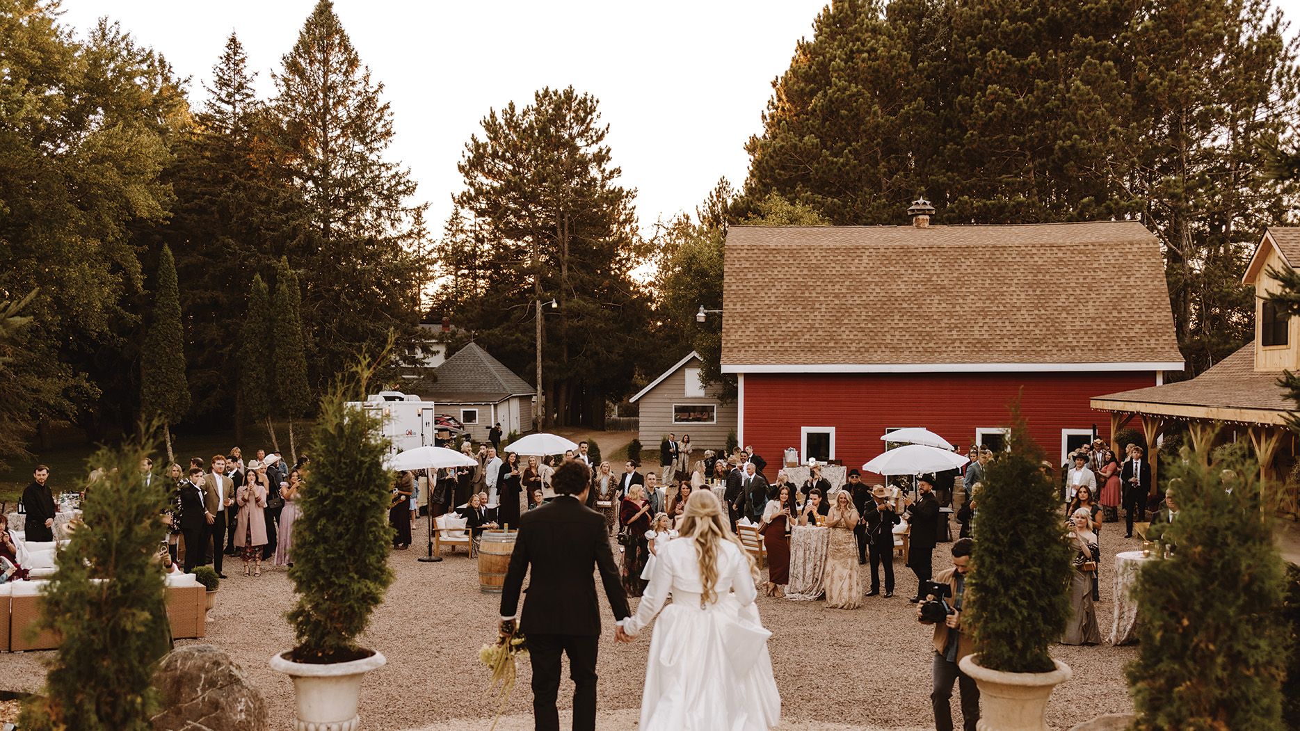 2026-05/MorganAbsher&JustinThunstrom'sWedding-218.jpg