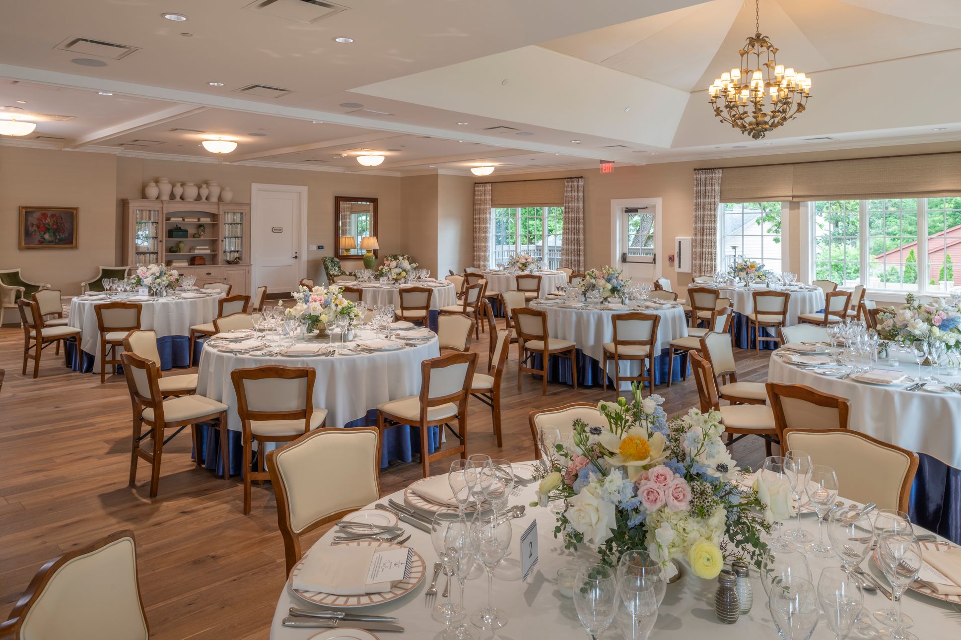 2025-02/COM-Interior-South Heritage Ballroom set for Event-04.jpg