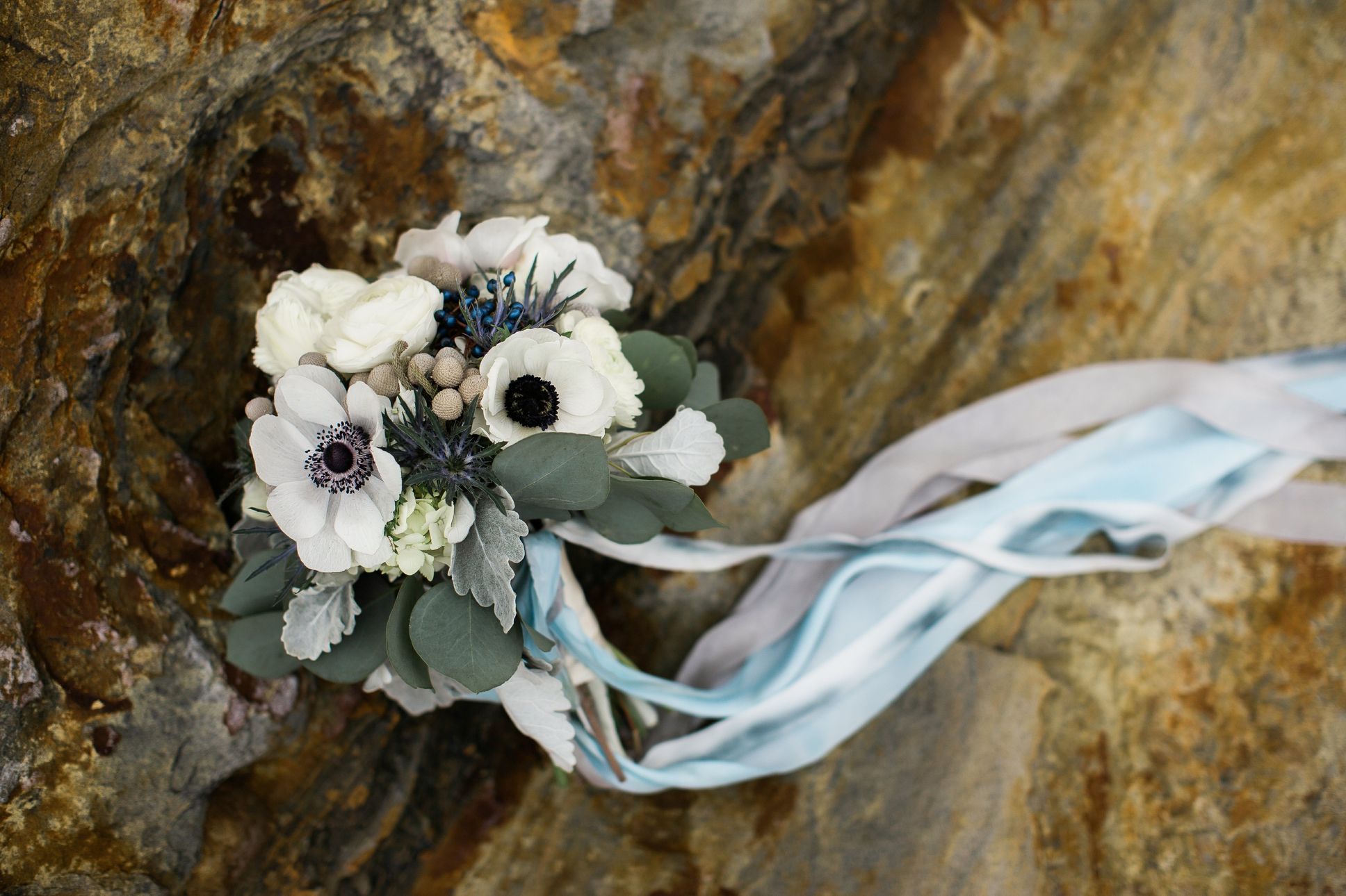 4/copy-anemone-bouquet.jpg