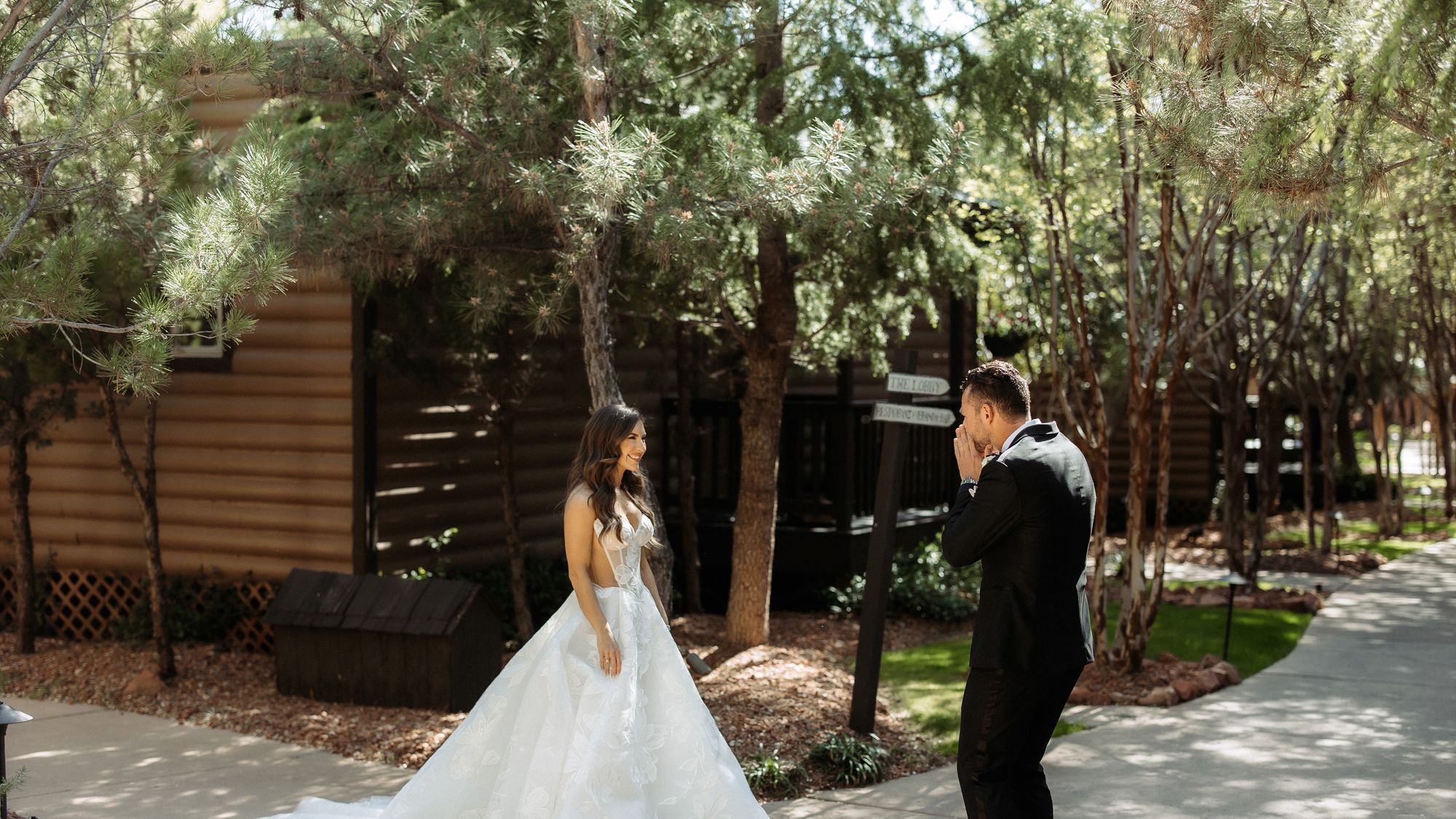 2025-06/Emily+Mike_0301.jpg